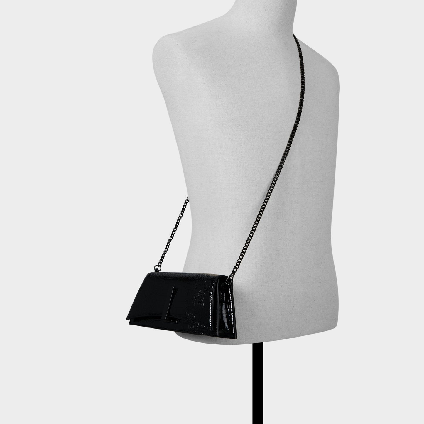 Mmychaelaa in Black - Clutch - Black