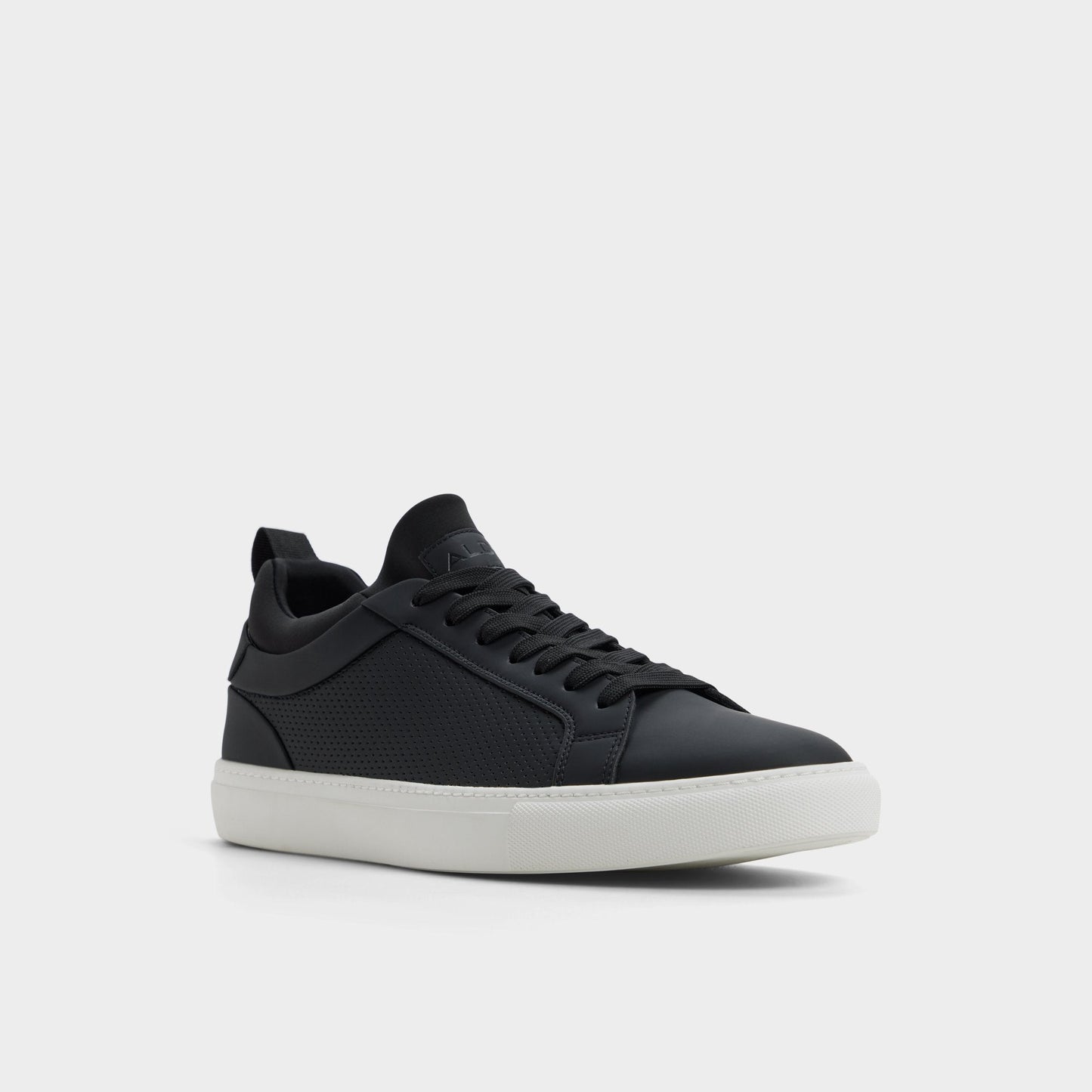Xavier in Black 14204478 - Low top sneaker - Black