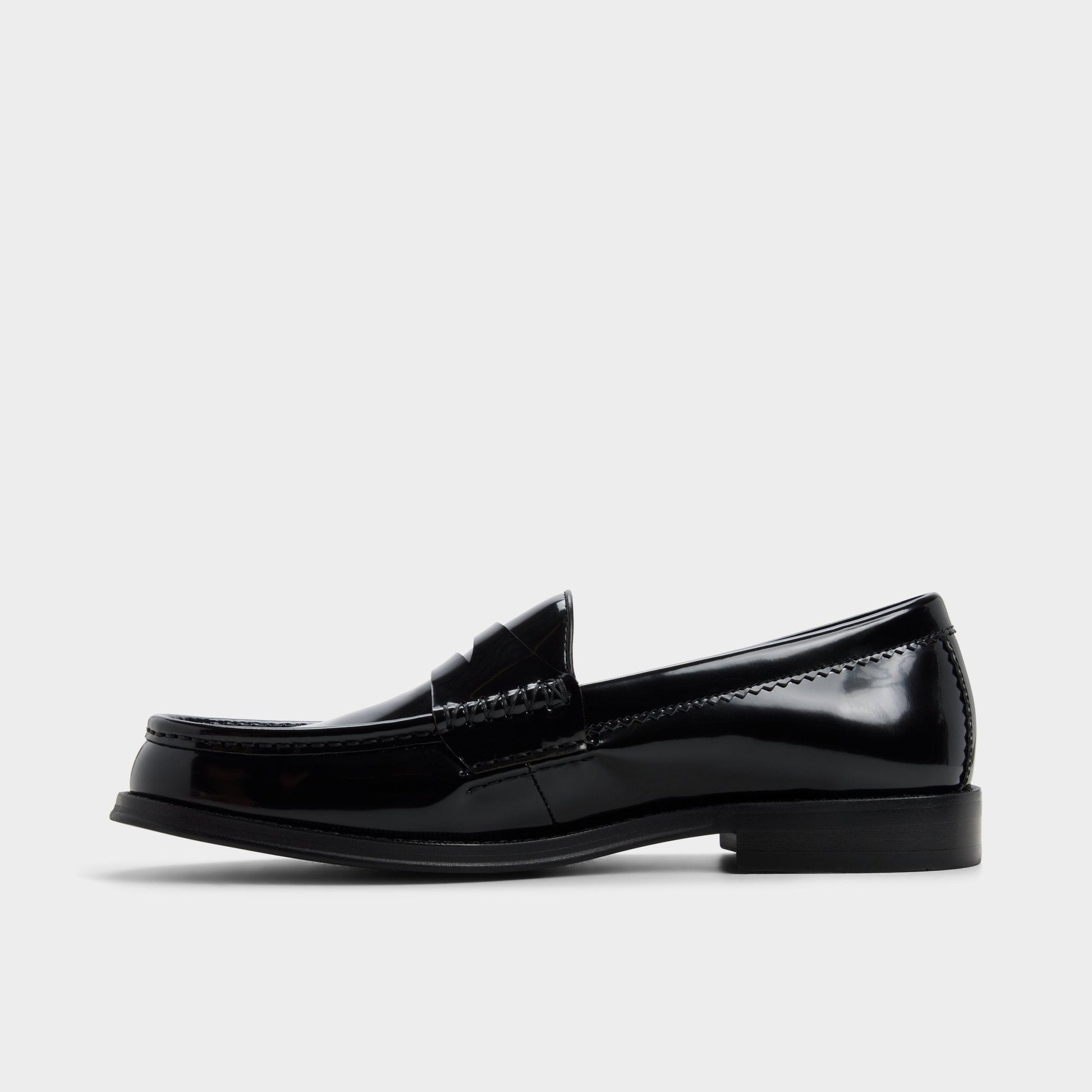 Ludovik in Black - Loafer - Black