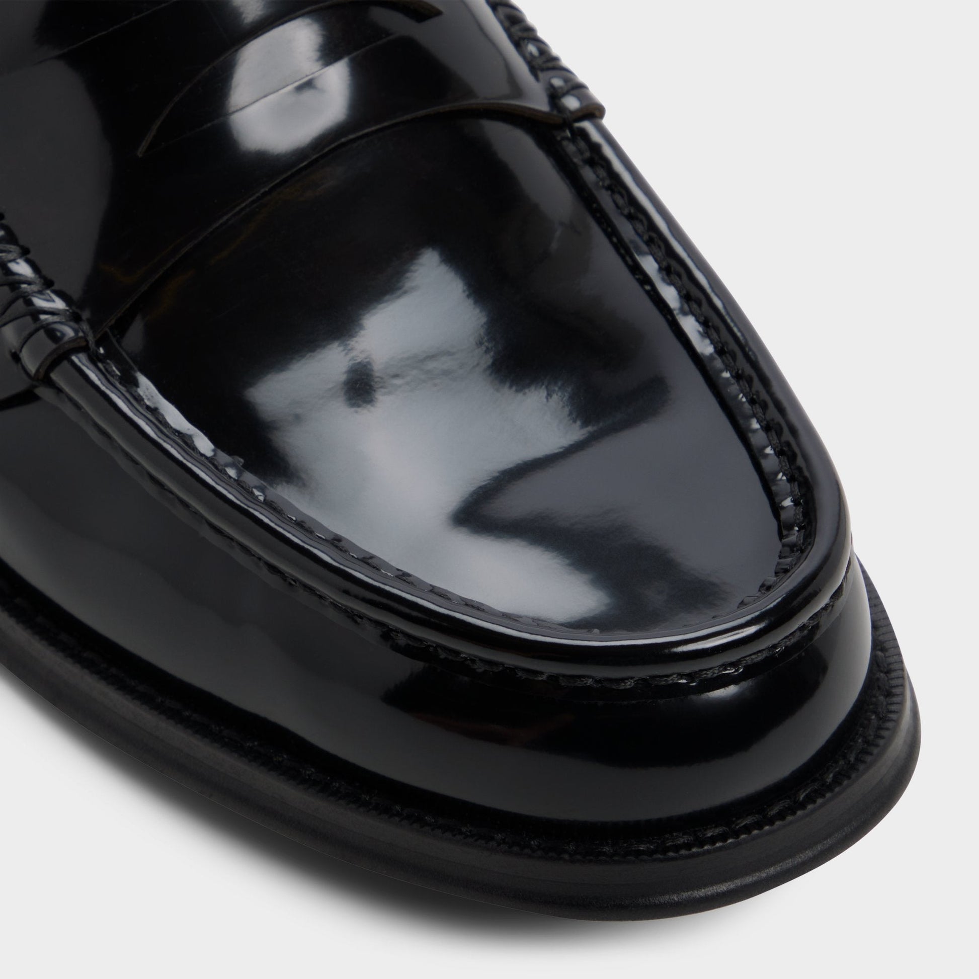 Ludovik in Black - Loafer - Black