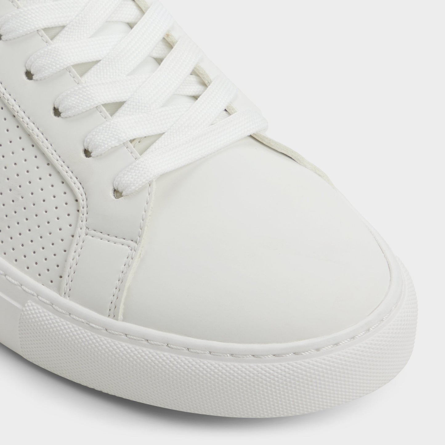 Xavier in White 14204477 - Low top sneaker - White