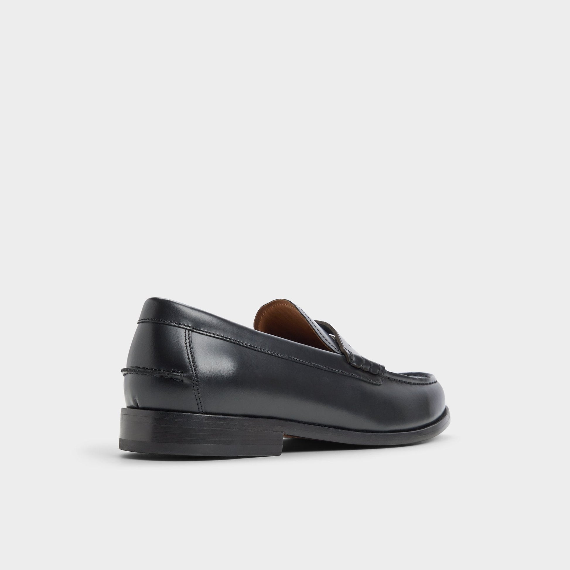 Jarom in Black - Loafer - Black