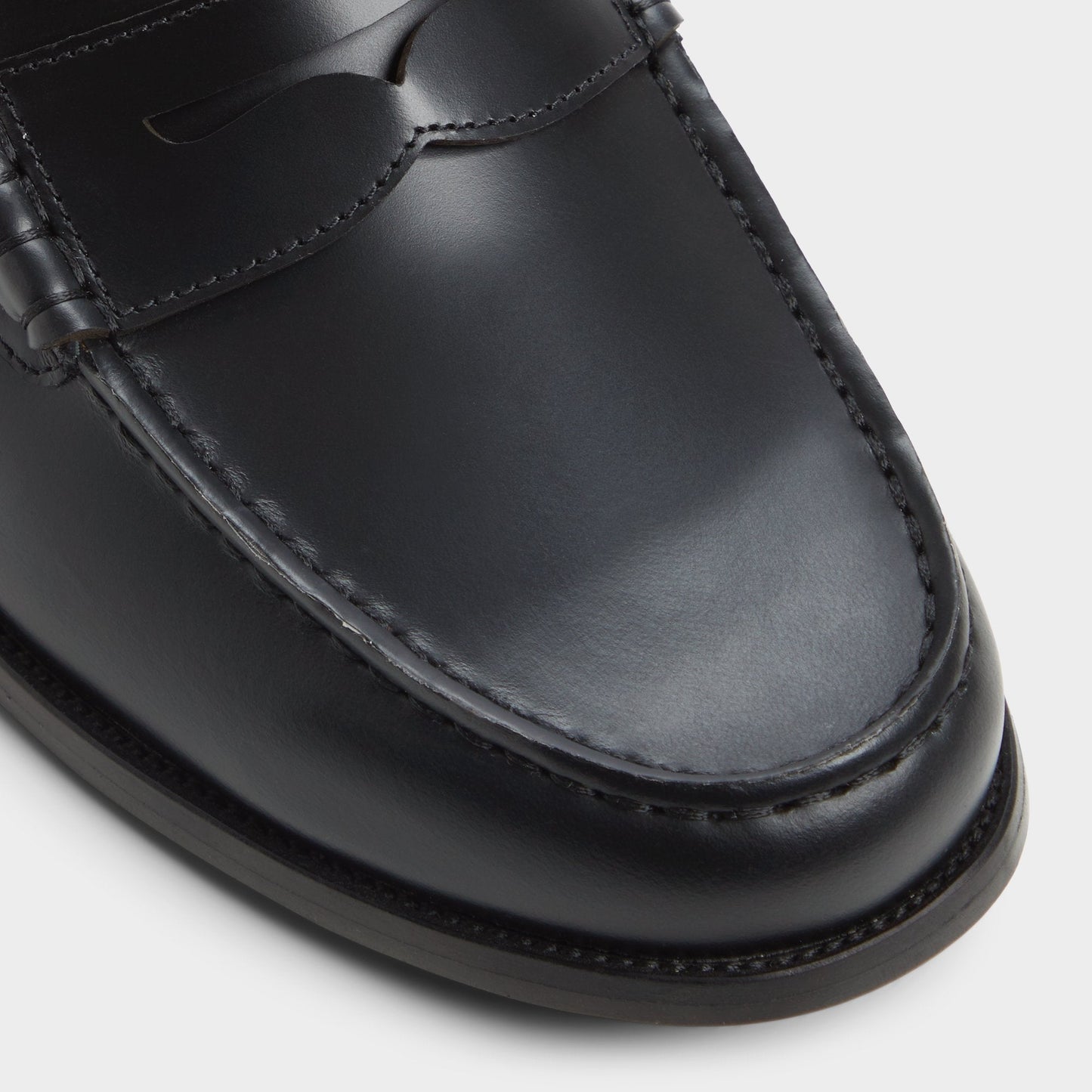 Jarom in Black - Loafer - Black