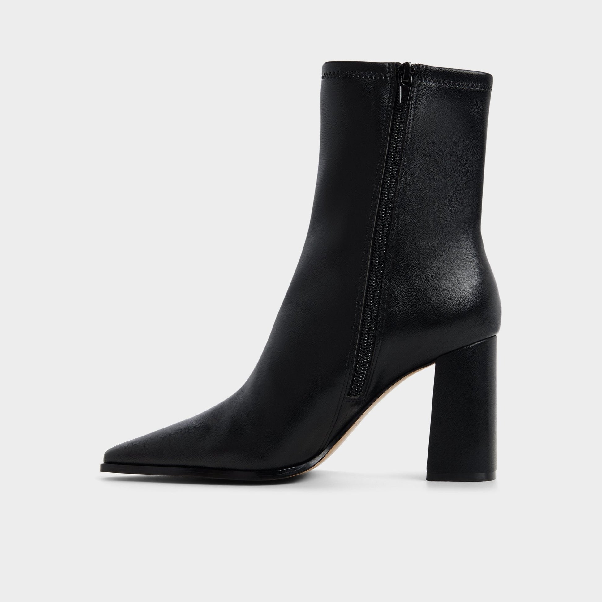Figgy in Black - Ankle boot, Block heel - Black