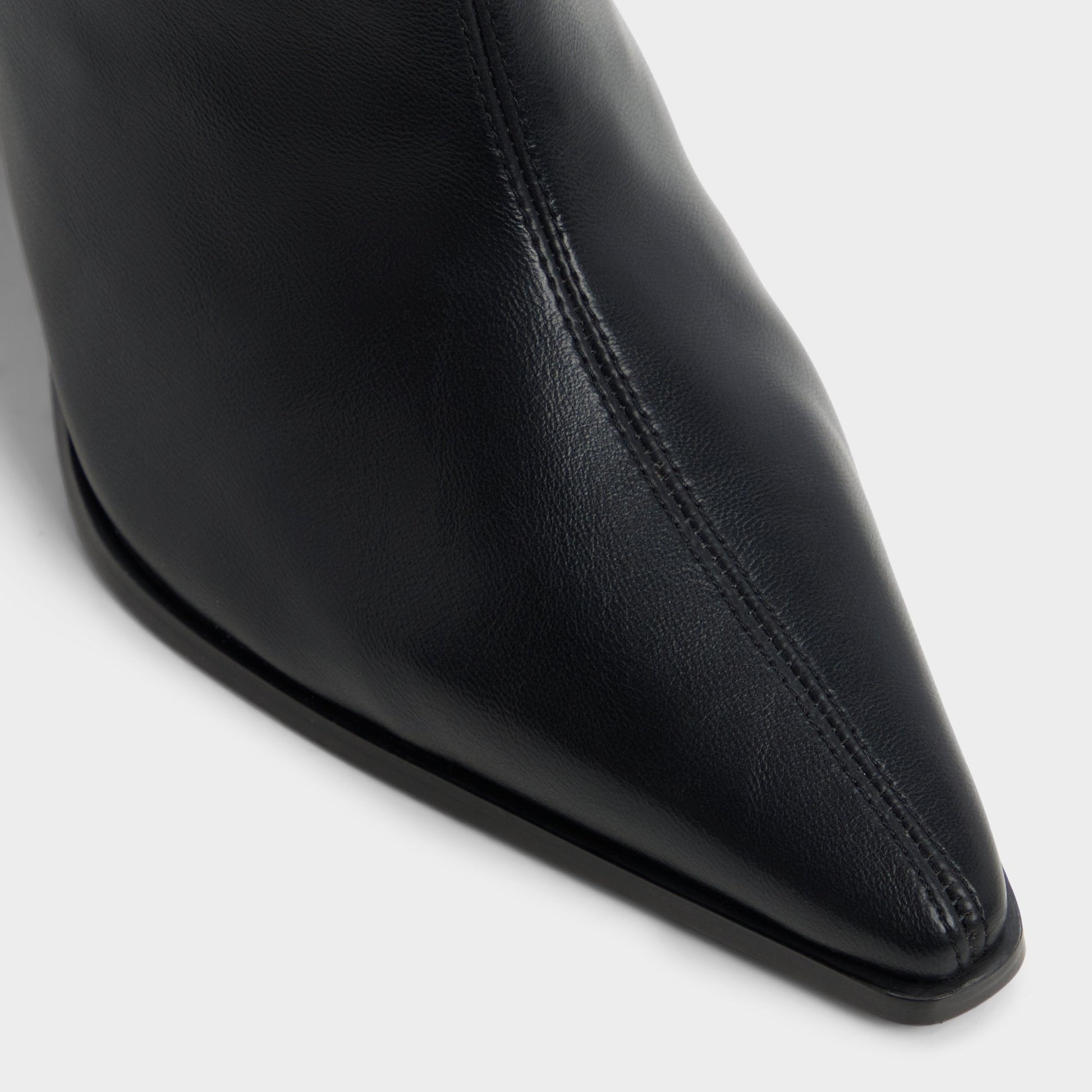 Figgy in Black - Ankle boot, Block heel - Black