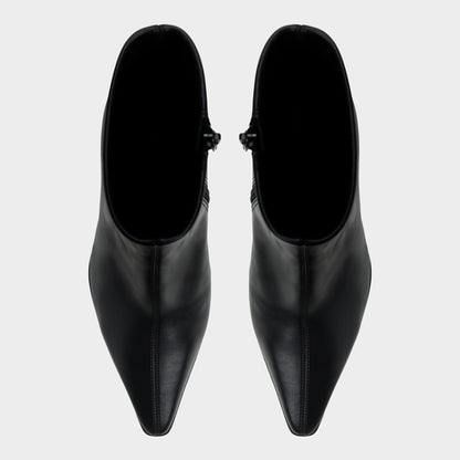 Figgy in Black - Ankle boot, Block heel - Black