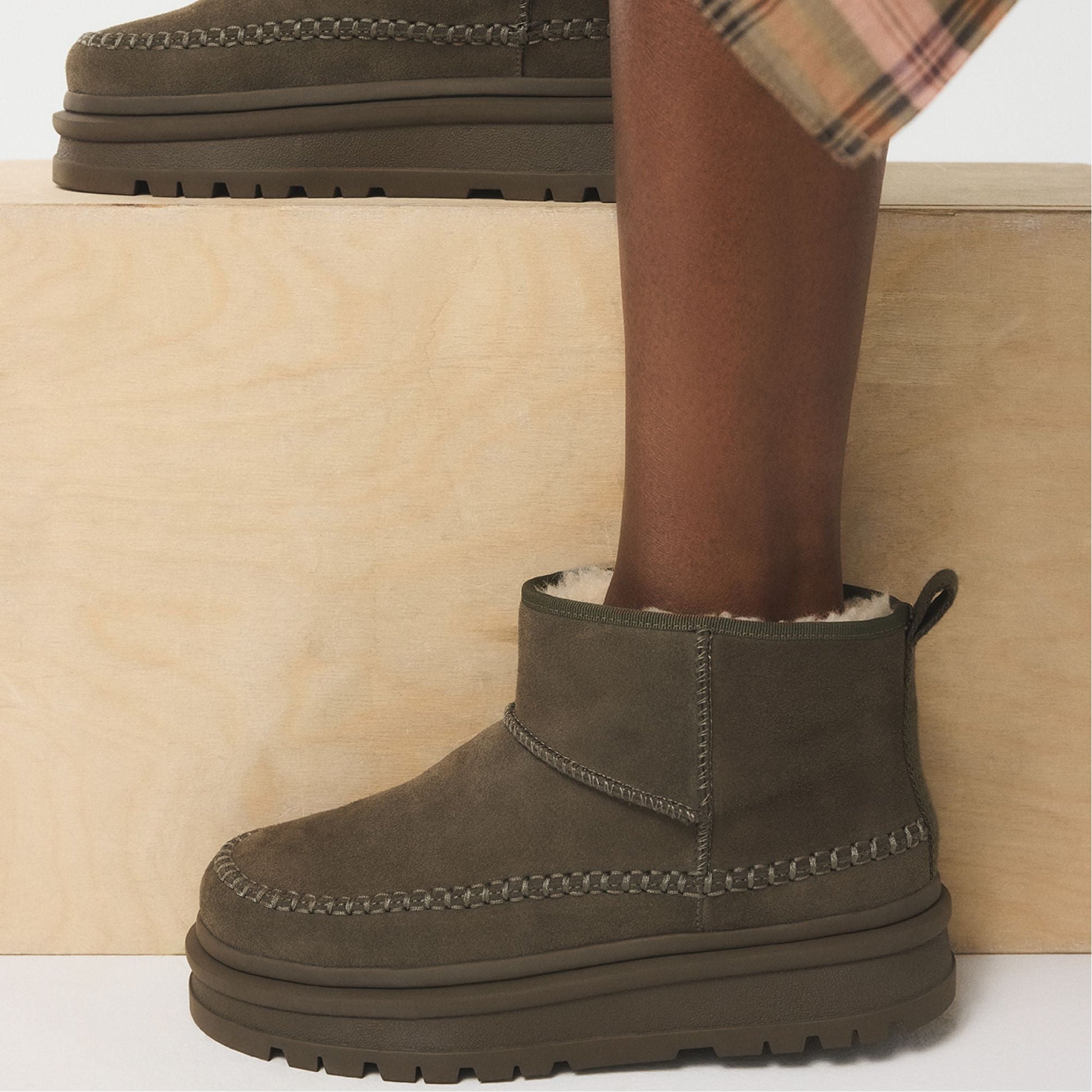 Milanie in Dark Green - Ankle boot, Lug sole - Dark Green