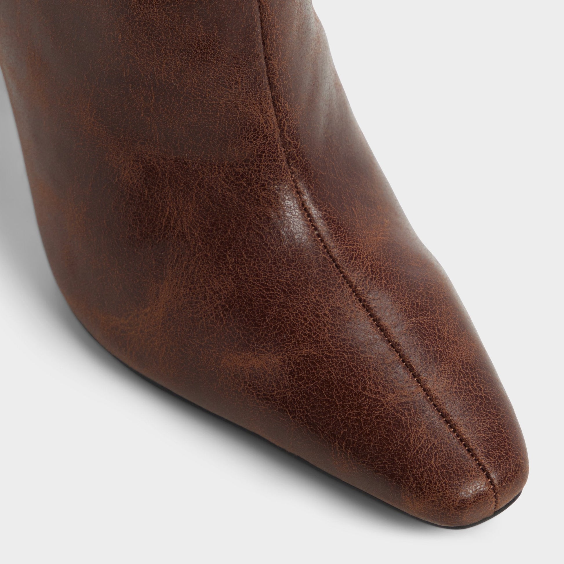 Elyne in Medium Brown - Knee-high boot - Medium brown