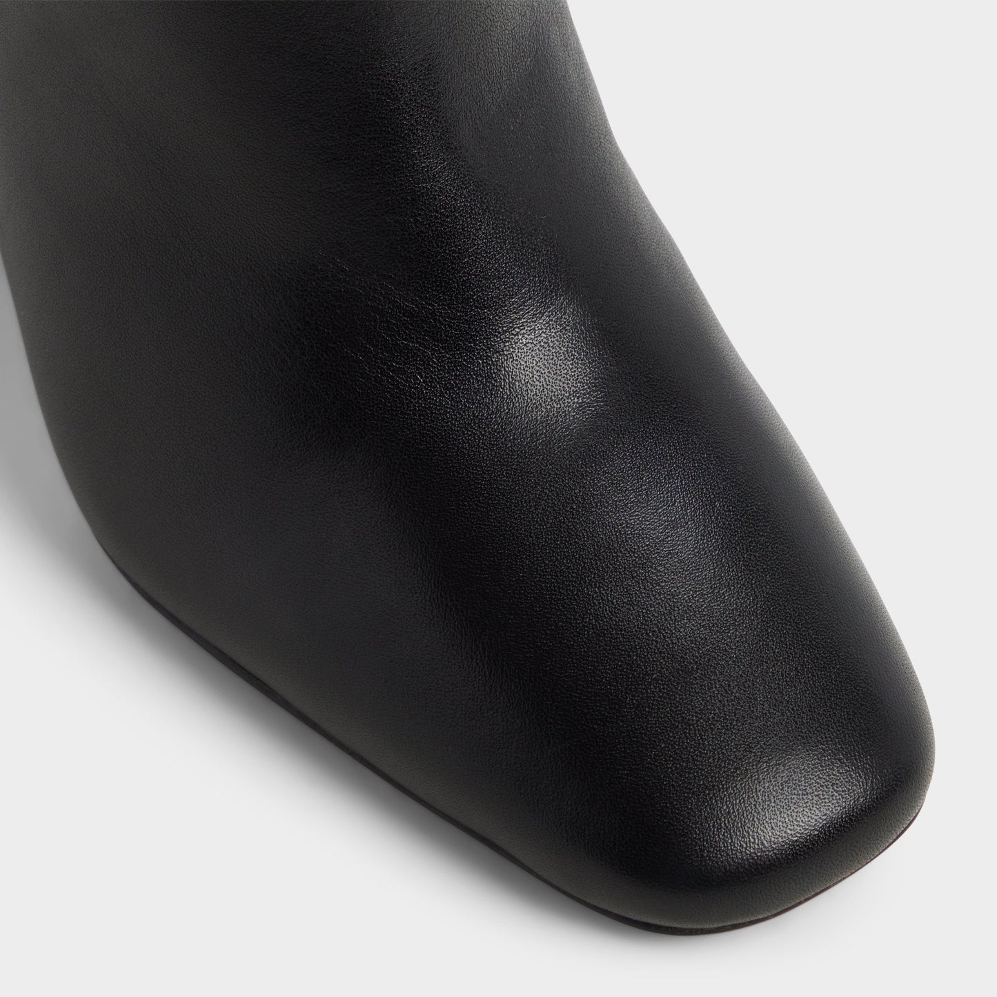 Helana in Black - Knee-high boot, Block heel - Black