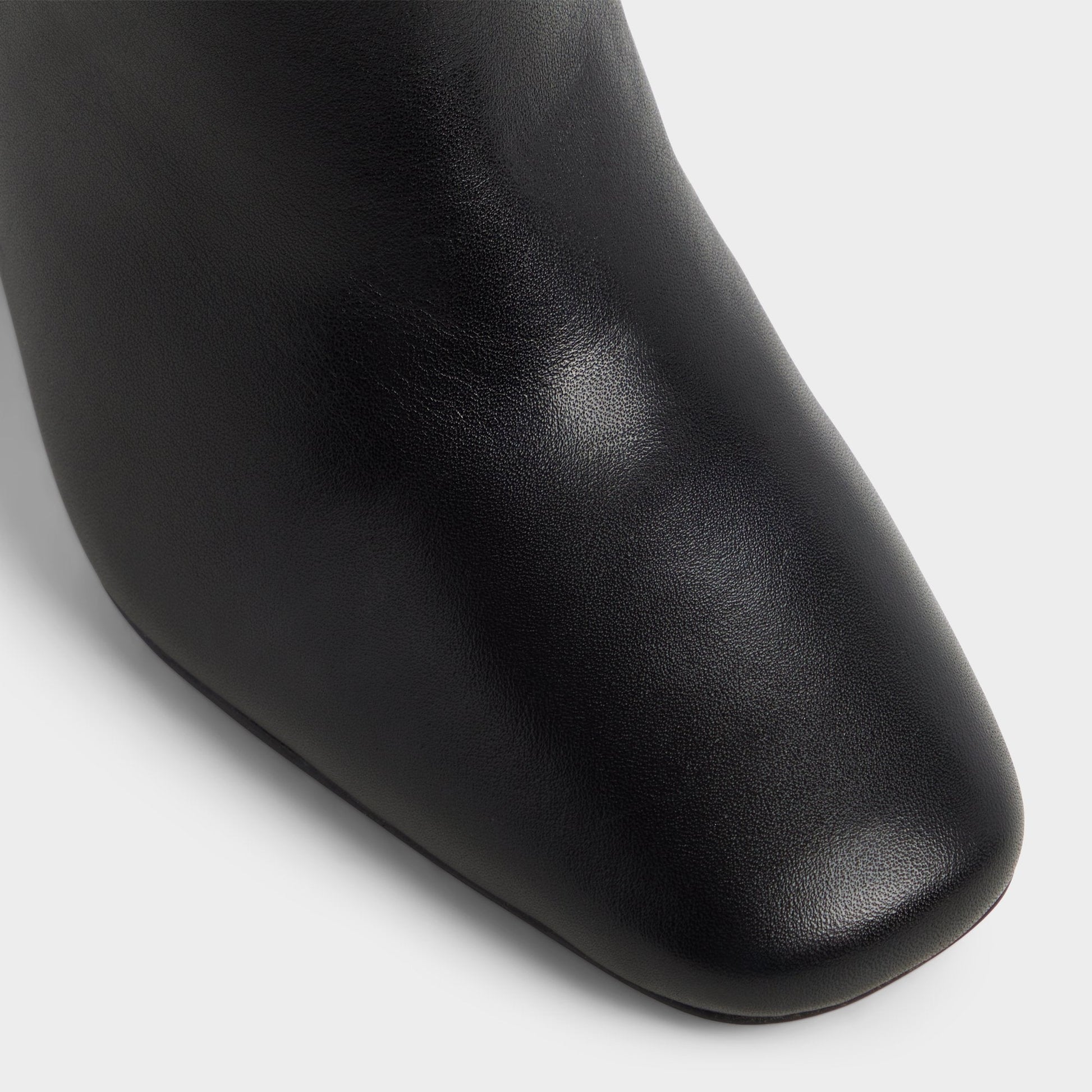 Helana in Black - Knee-high boot, Block heel - Black