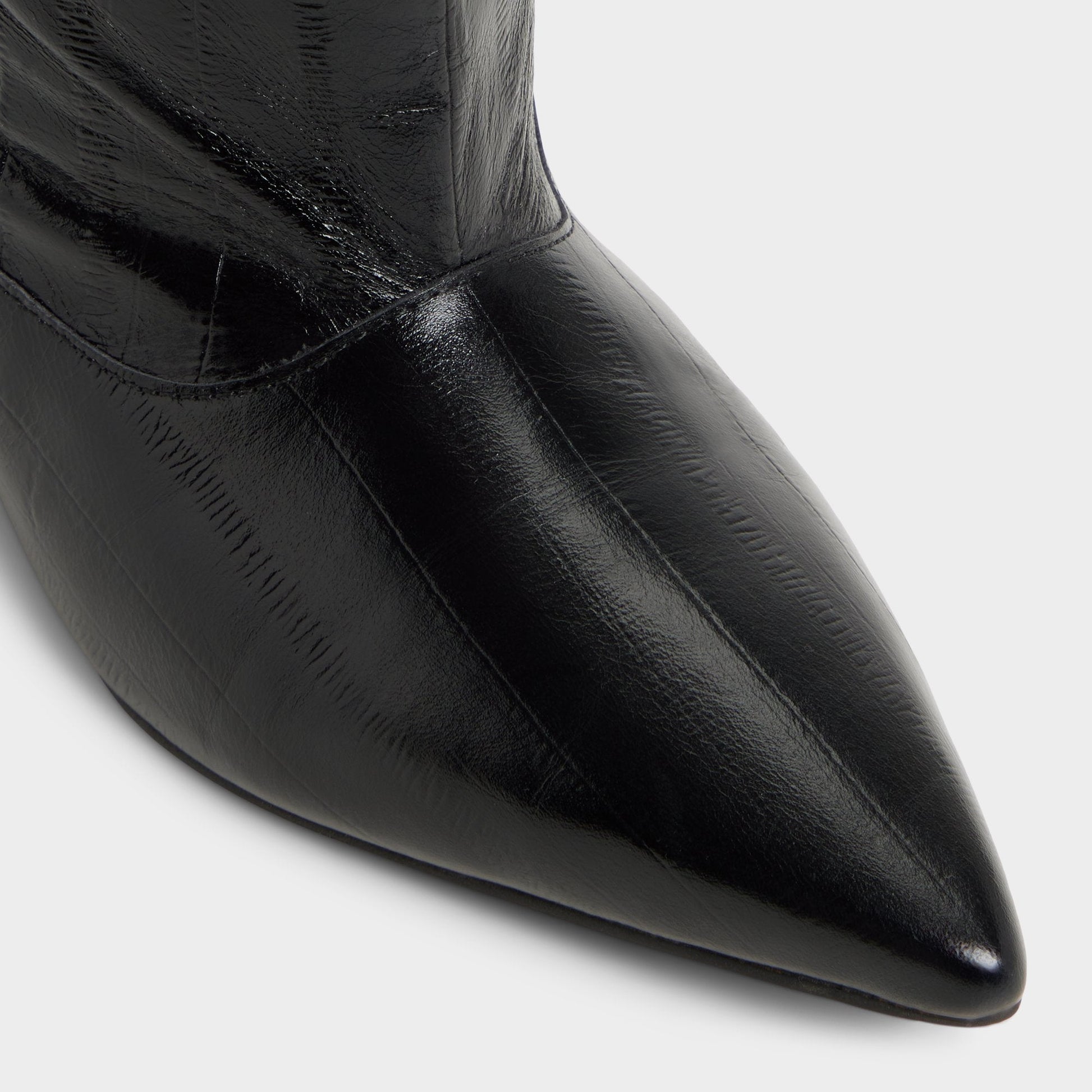 Everose in Black - Knee-high boot, Kitten heel - Black