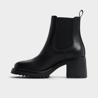 Anneliese in Black - Chelsea boot, Lug sole - Black