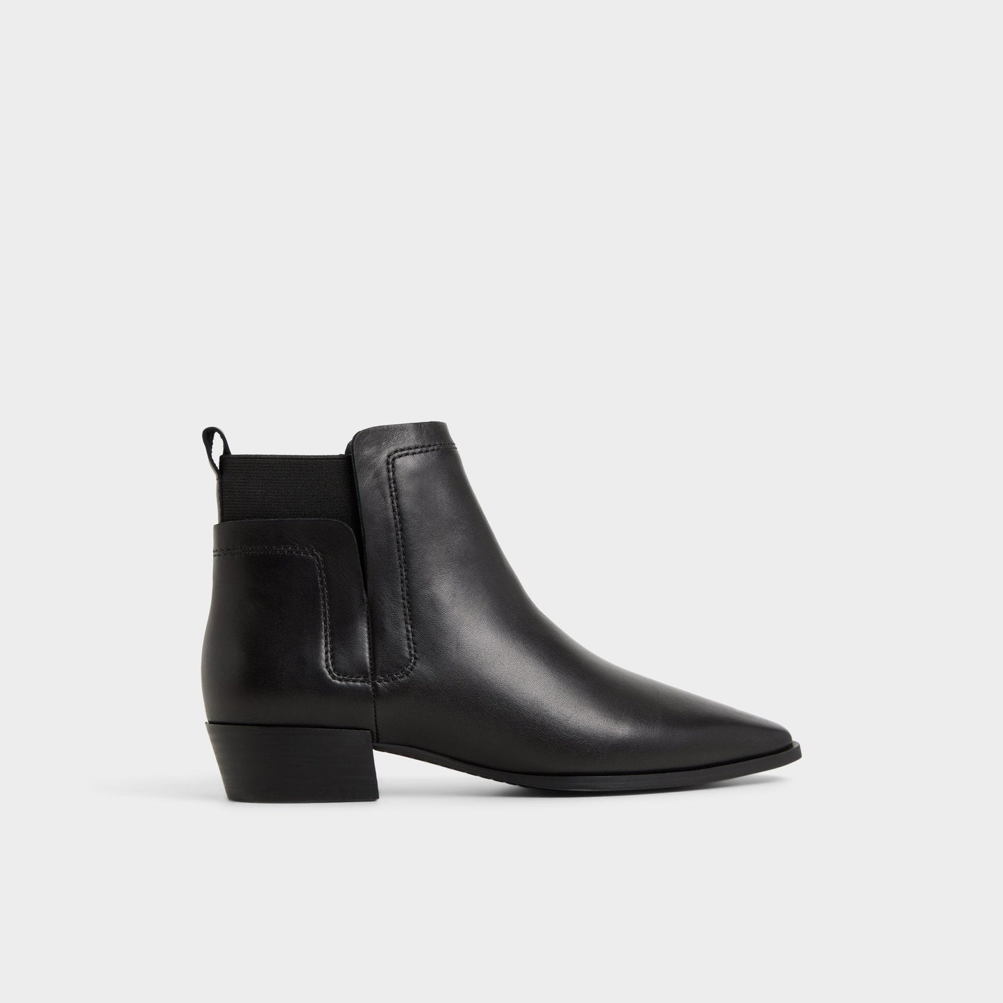 Raneldar in Black - Chelsea boot, Block heel - Black