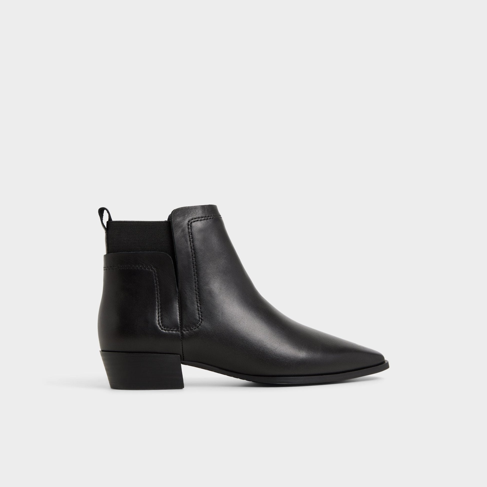 Raneldar in Black - Chelsea boot, Block heel - Black