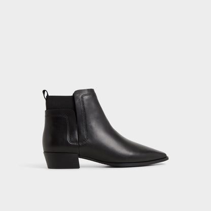 Raneldar in Black - Chelsea boot, Block heel - Black