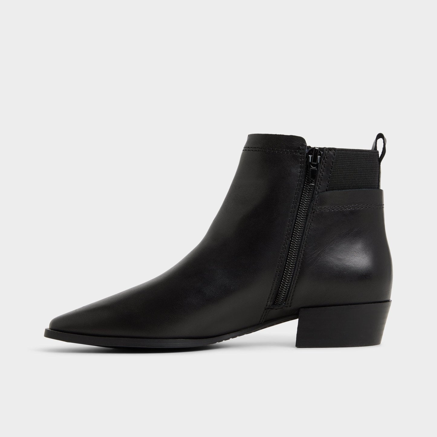 Raneldar in Black - Chelsea boot, Block heel - Black