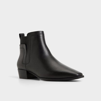 Raneldar in Black - Chelsea boot, Block heel - Black