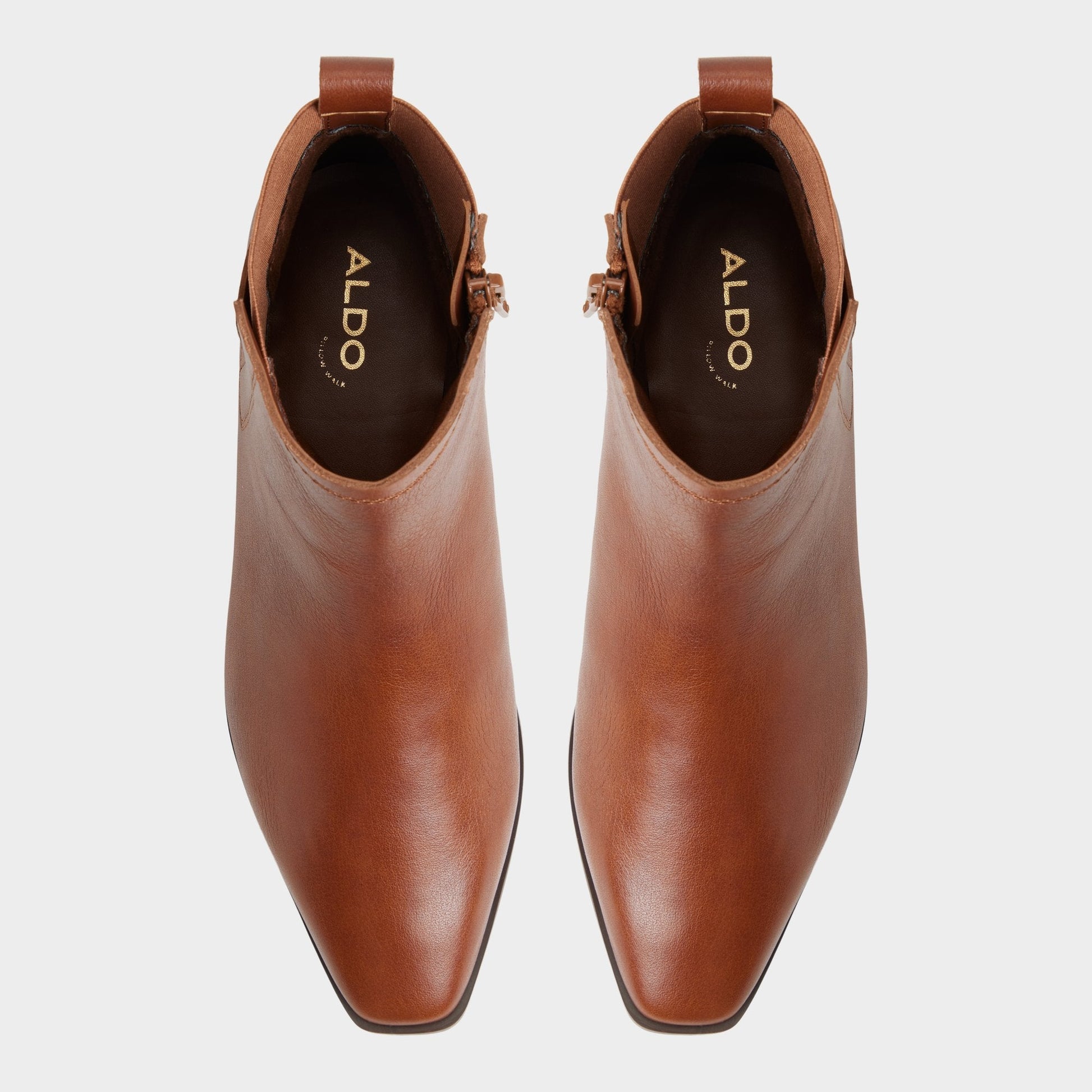 Raneldar in Medium Brown - Chelsea boot, Block heel - Medium brown
