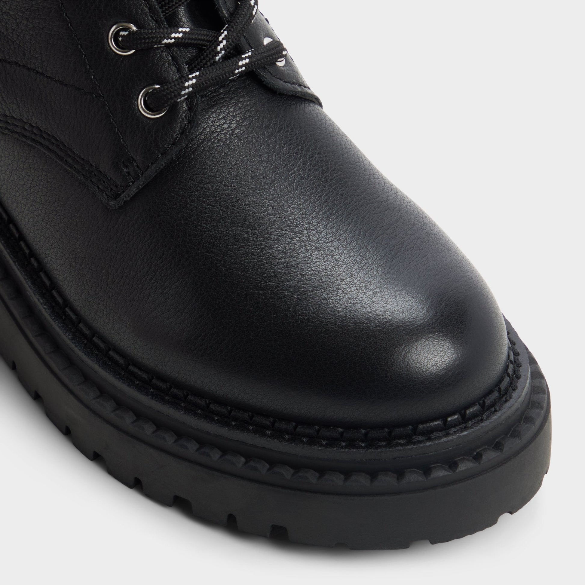Lewellan in Black - Hiking boot, Lug sole - Black