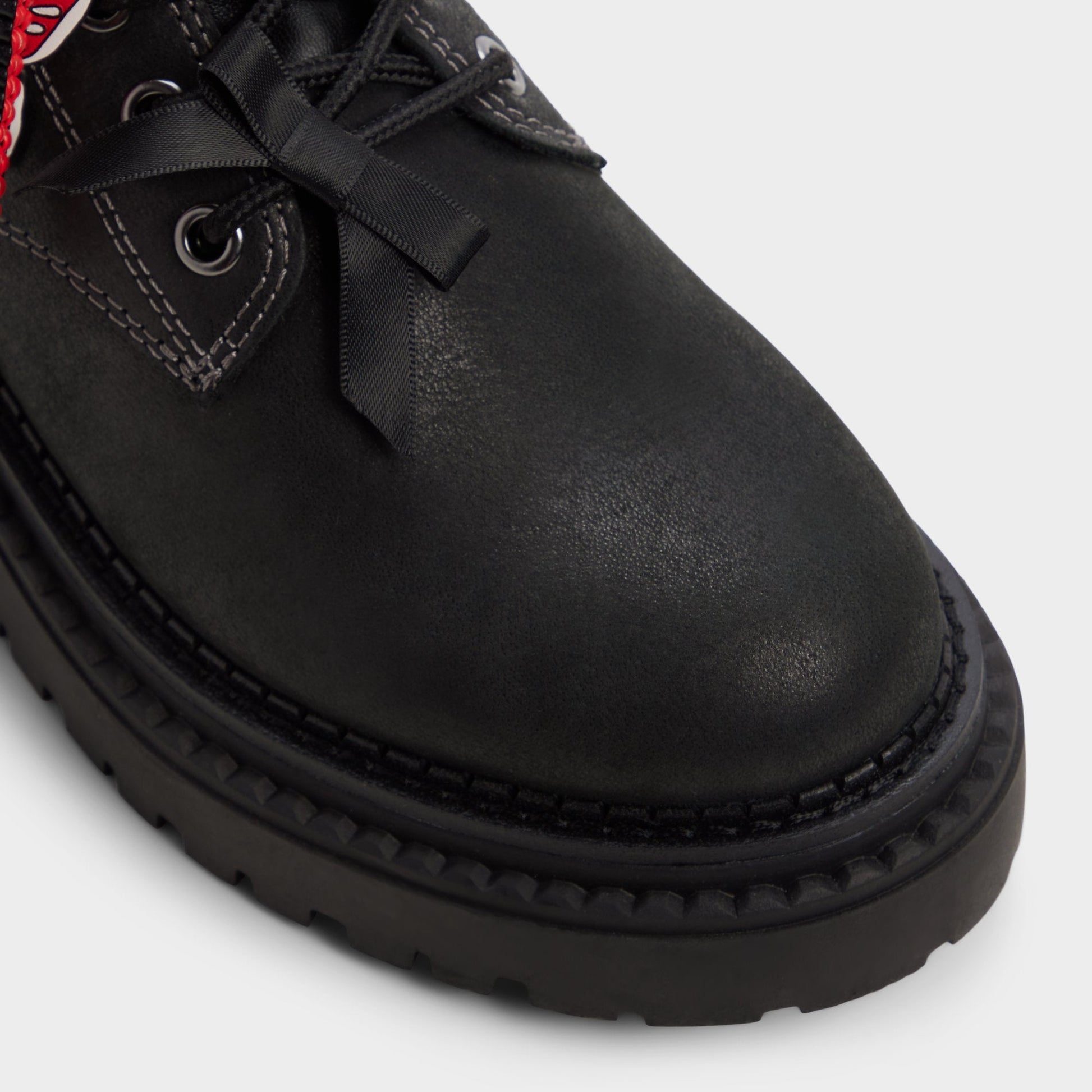 Therift in Black - Women's hiking boot - Black