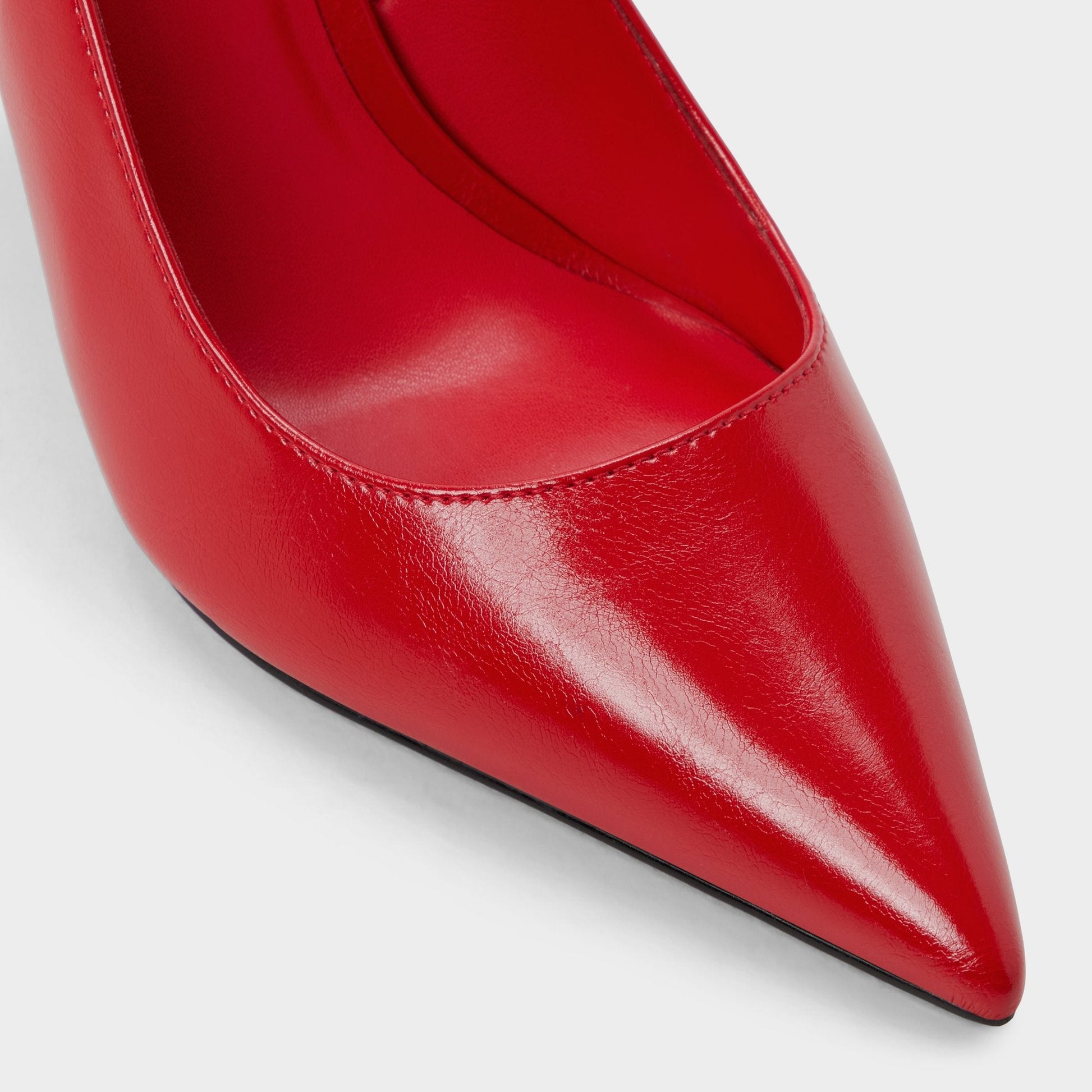 Syliaa in Red - Slingback heel - Red