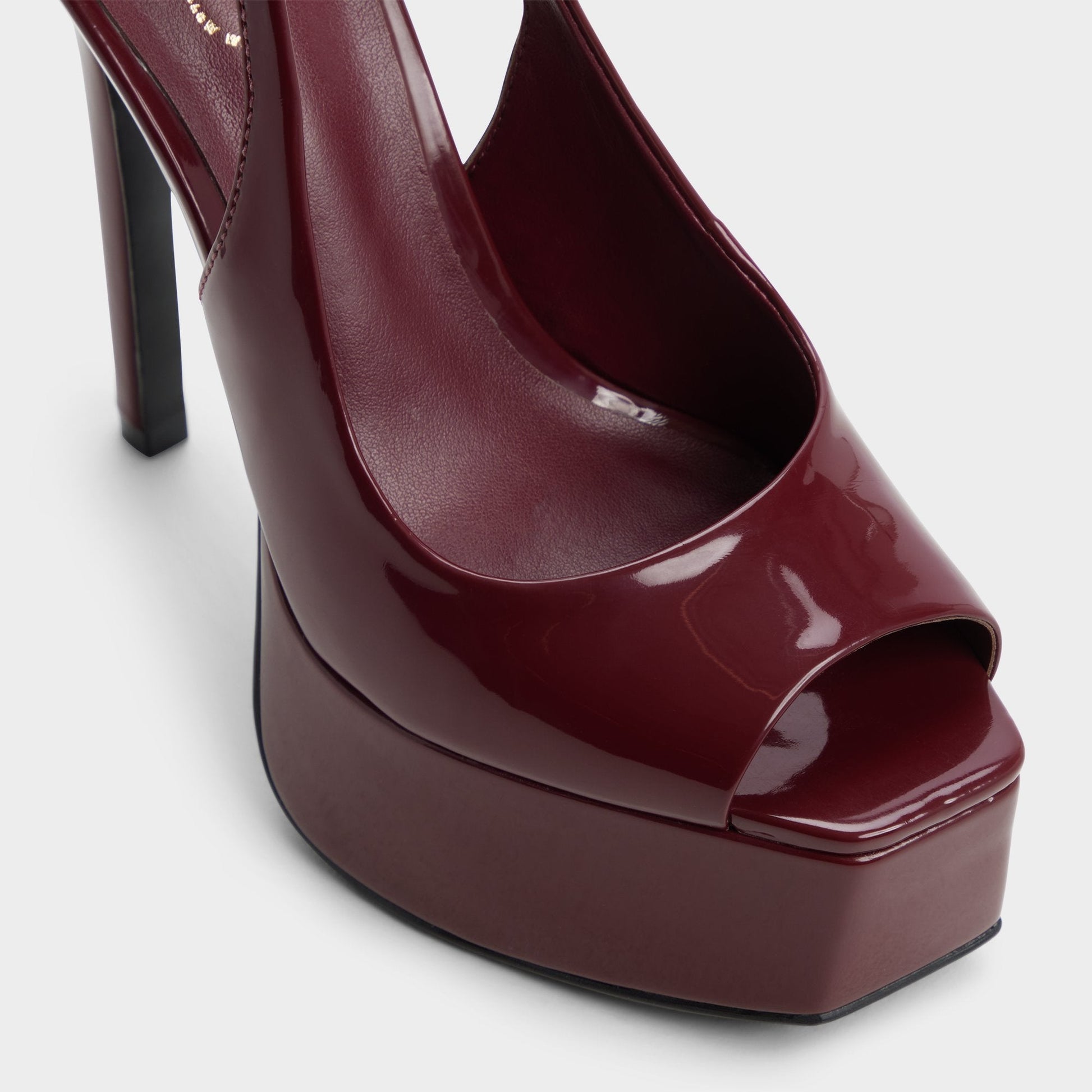 Thanlinie in Dark Red - Slingback heeled sandal, Platform - Dark Red