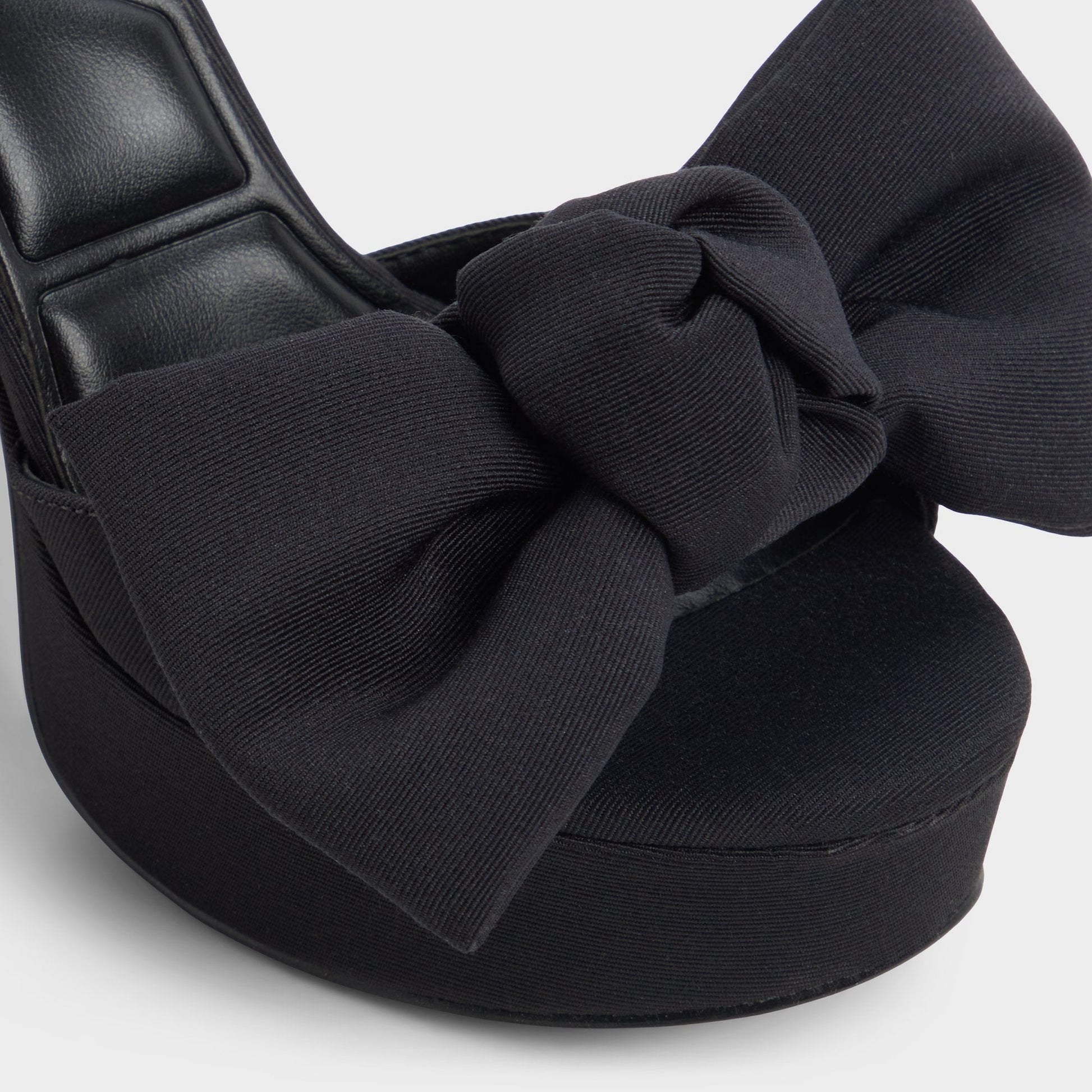 Luscious in Black 14154112 - Strappy heeled sandal, Platform - Black