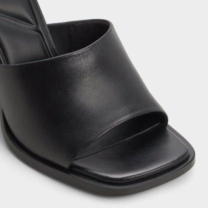 Re in Sophia Black - Heeled mule, Block heel - Black