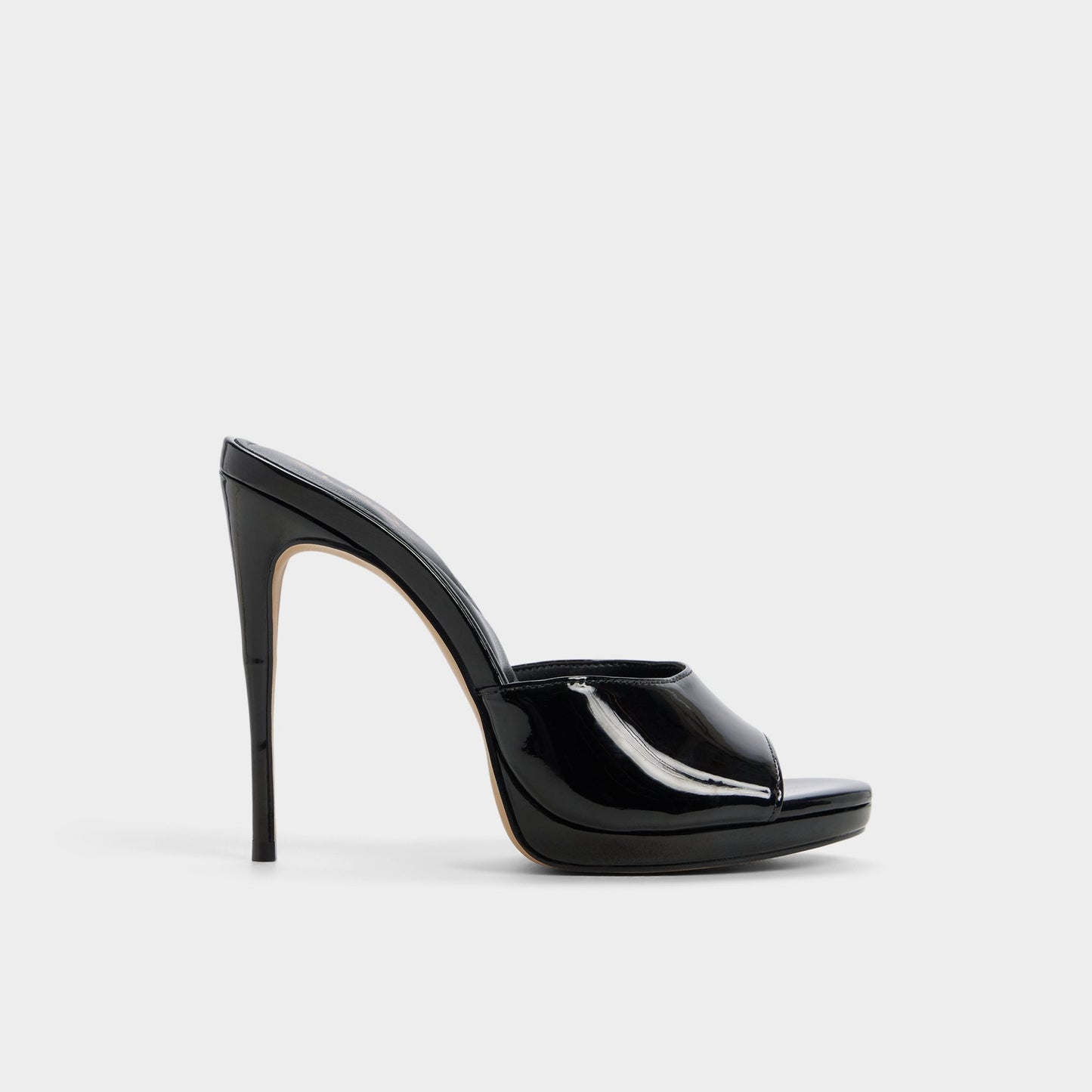 Rivieraa in Black - Heeled mule, Platform - Black
