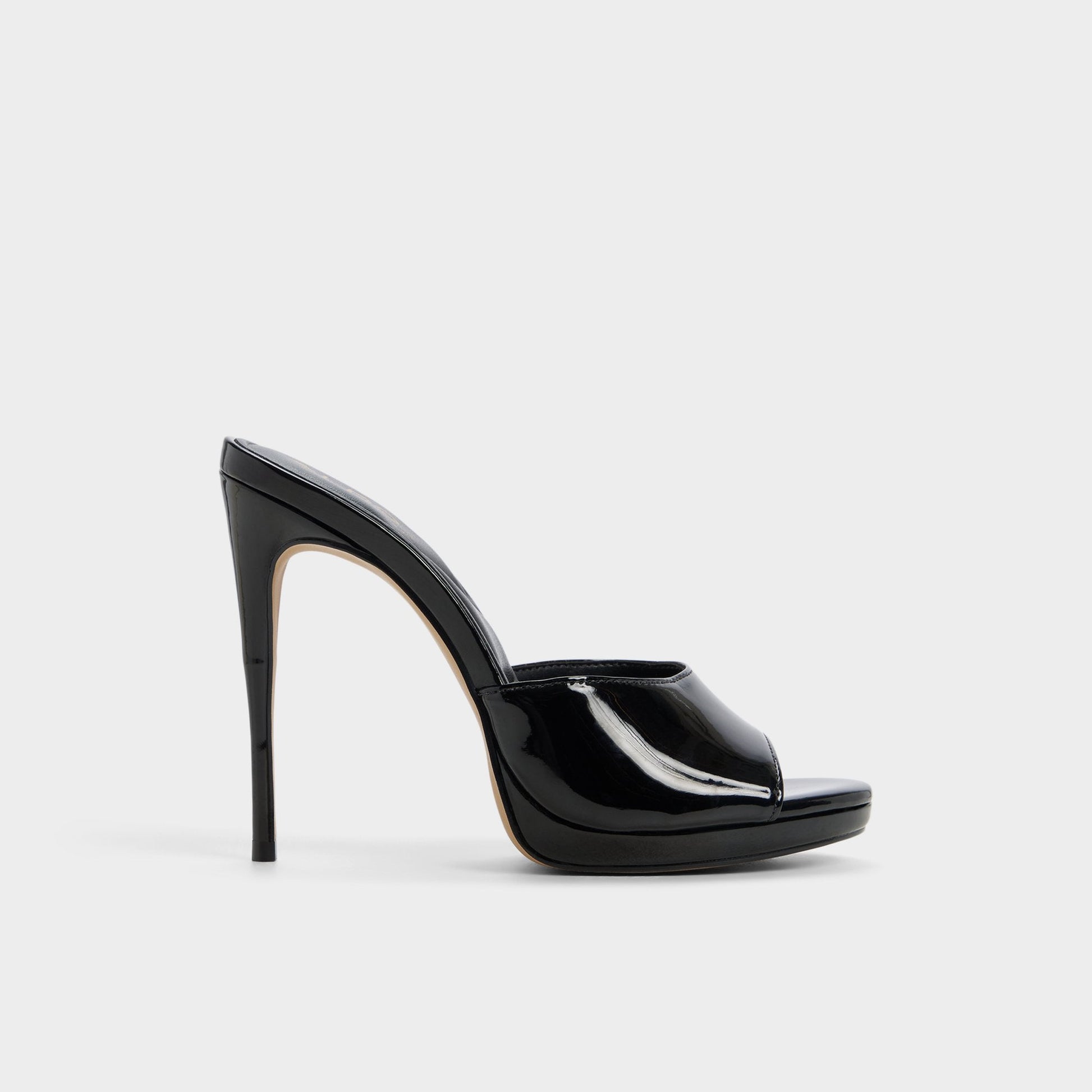 Rivieraa in Black - Heeled mule, Platform - Black