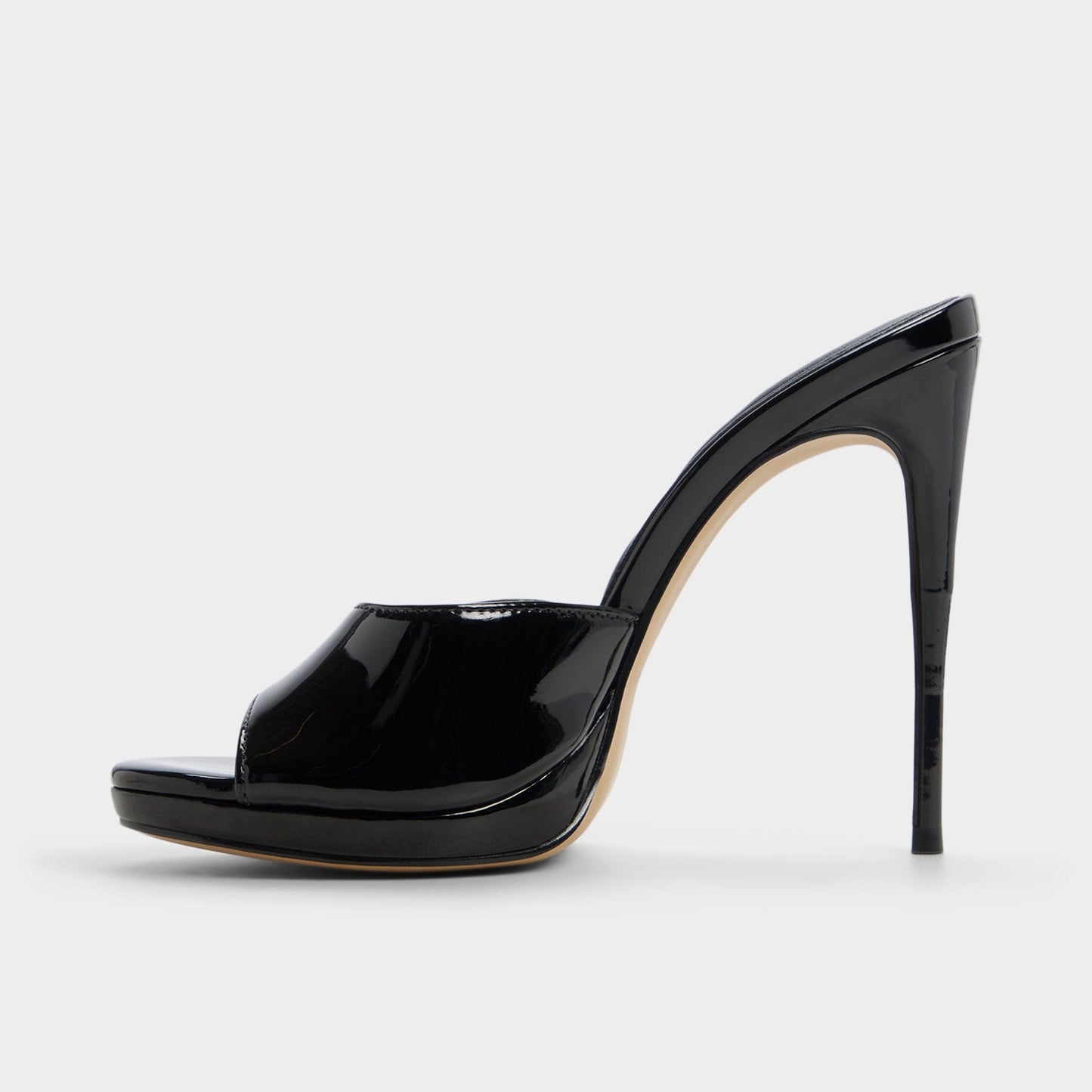 Rivieraa in Black - Heeled mule, Platform - Black