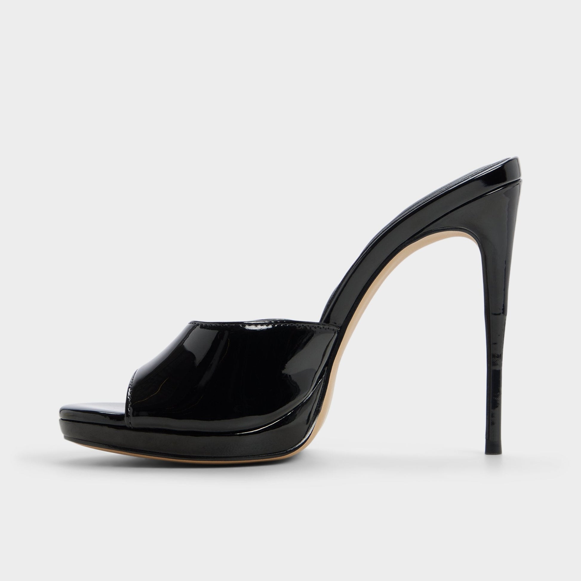 Rivieraa in Black - Heeled mule, Platform - Black