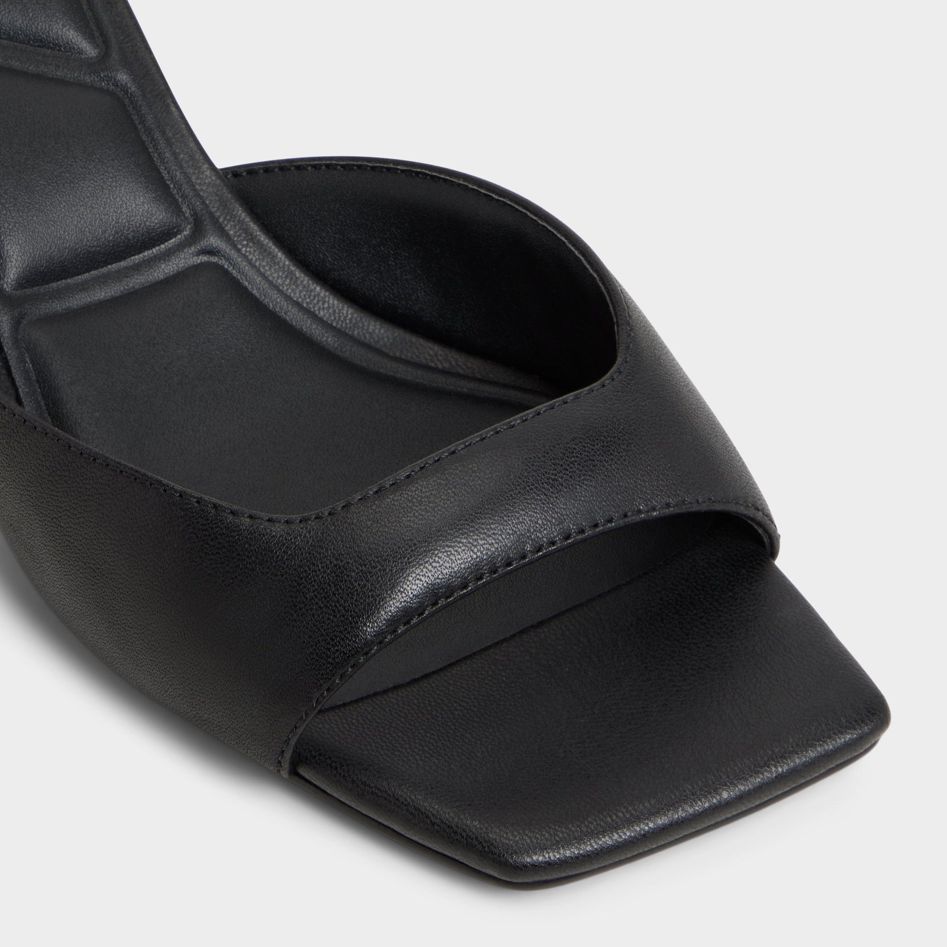Aneky in Black - Heeled mule, Block heel - Black