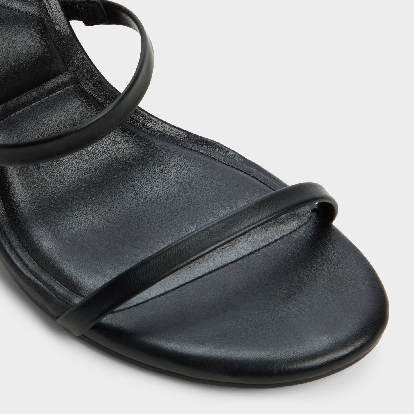 Avelinda in Black - Heeled mule - Black