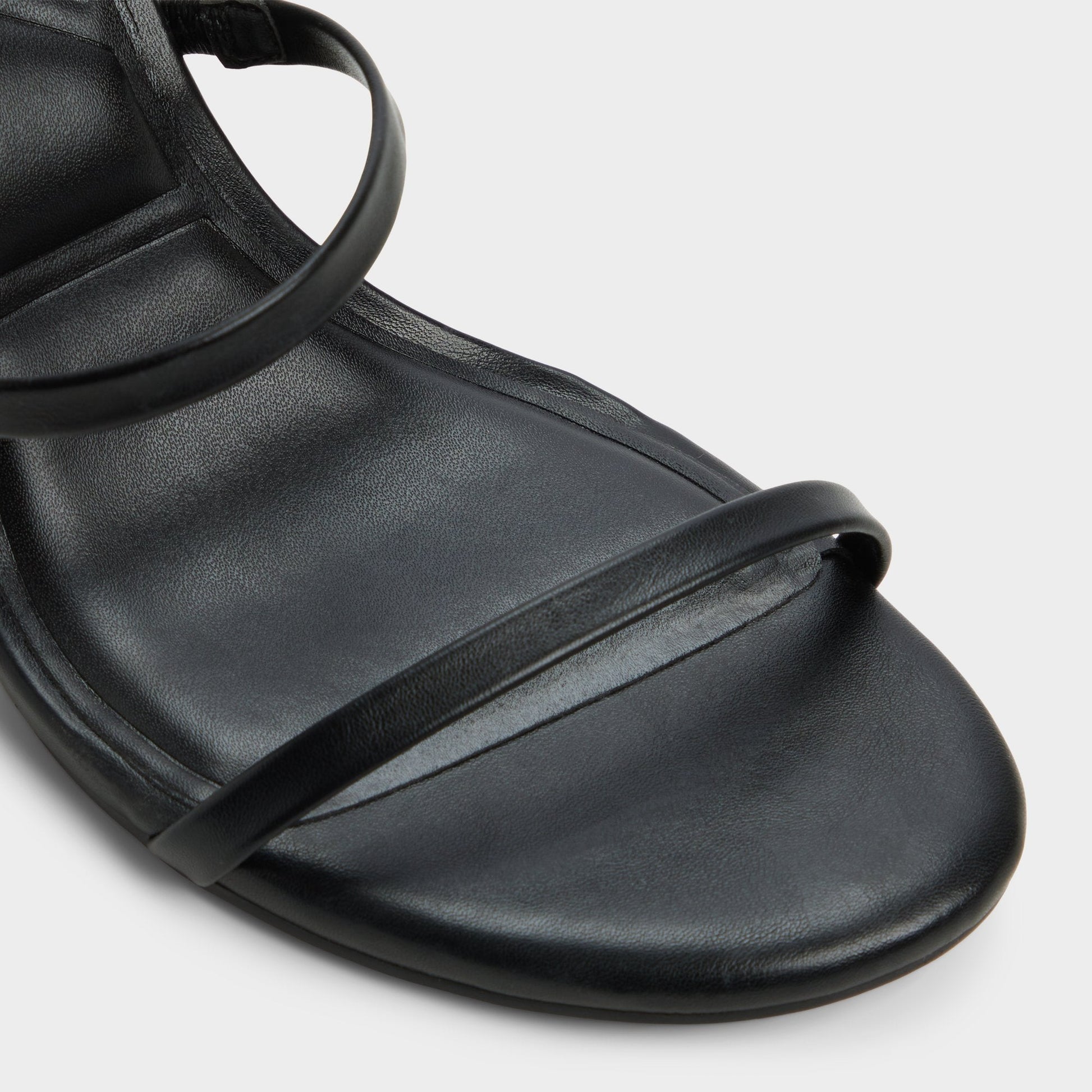 Avelinda in Black - Heeled mule - Black