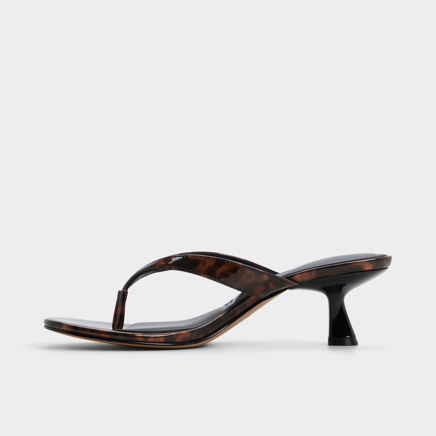 Jump in Open Brown - Heeled flip flop, Kitten heel - Open brown