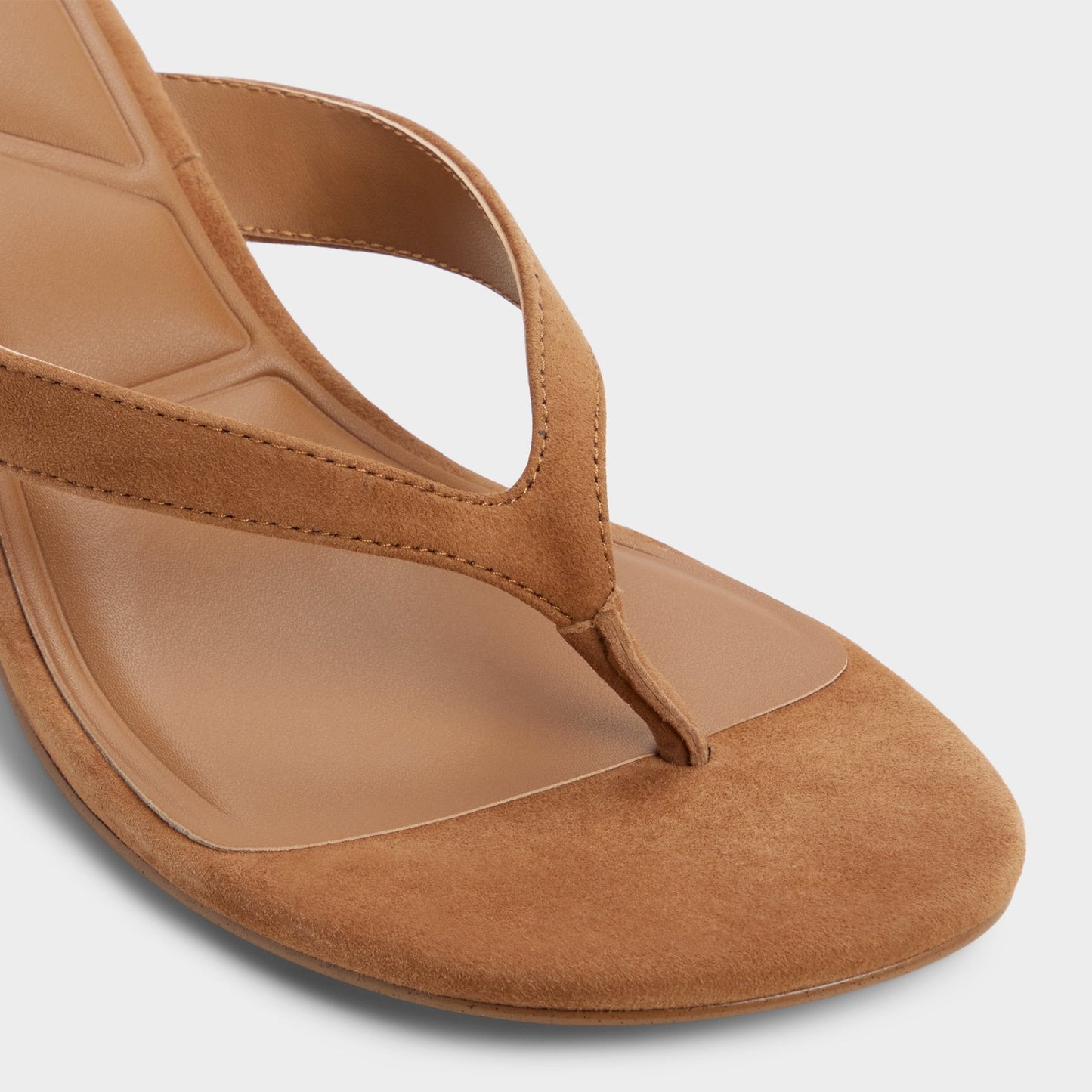 Jump in Medium Brown - Heeled flip flop, Kitten heel - Medium brown
