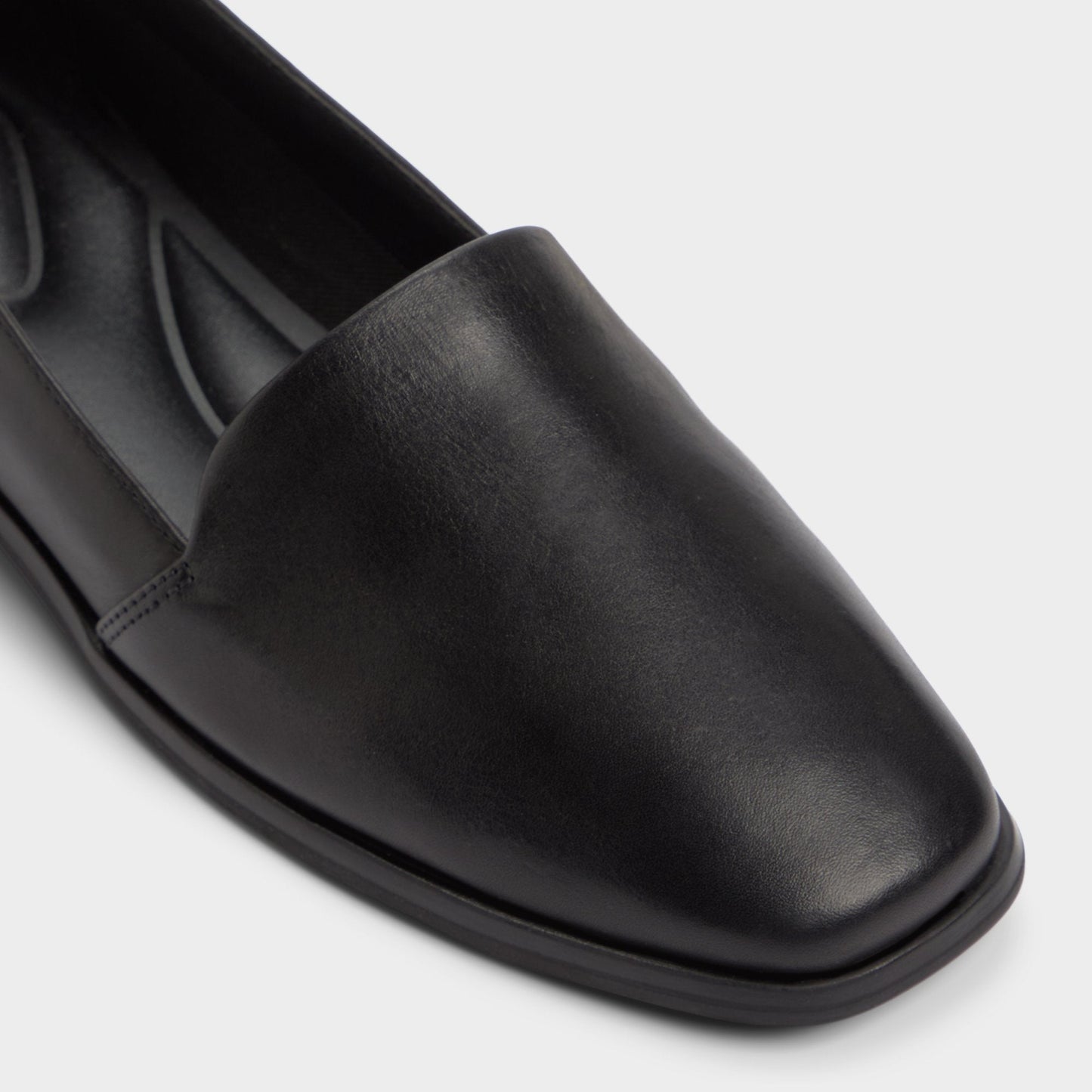 Caraelia Black Women's Loafers & Oxfords - Loafer - Black