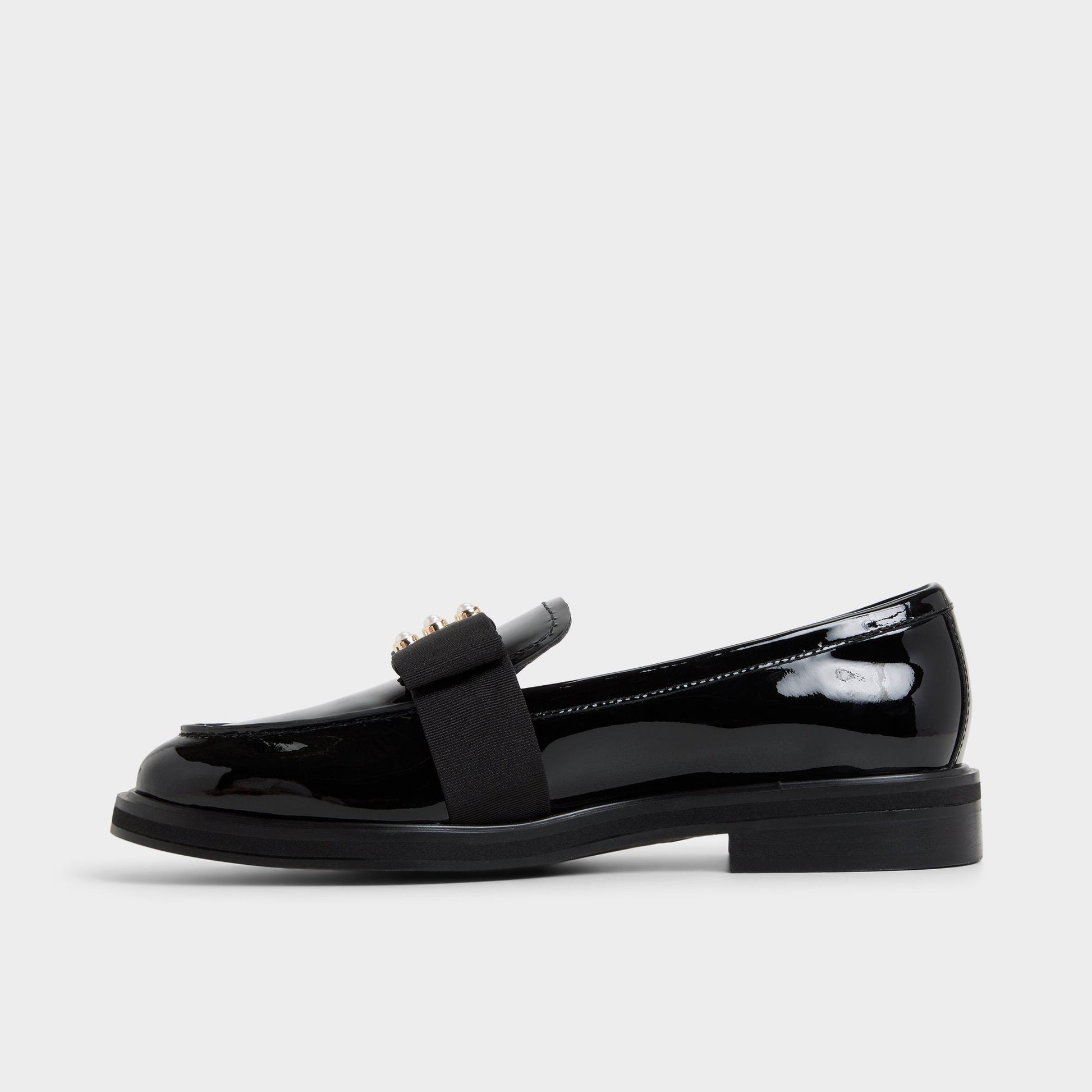 Bissom in Black - Loafer, Block heel - Black
