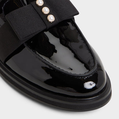 Bissom in Black - Loafer, Block heel - Black