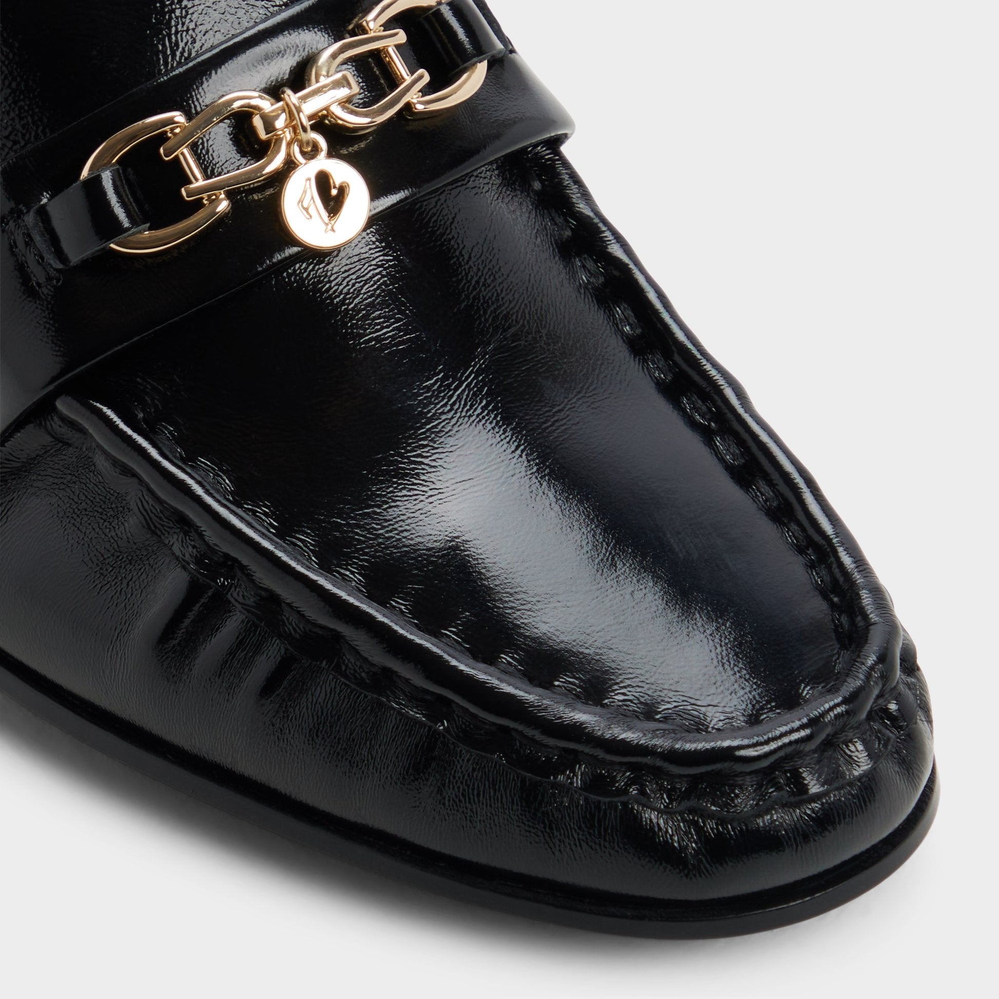 Verillon in Black - Loafer - Black
