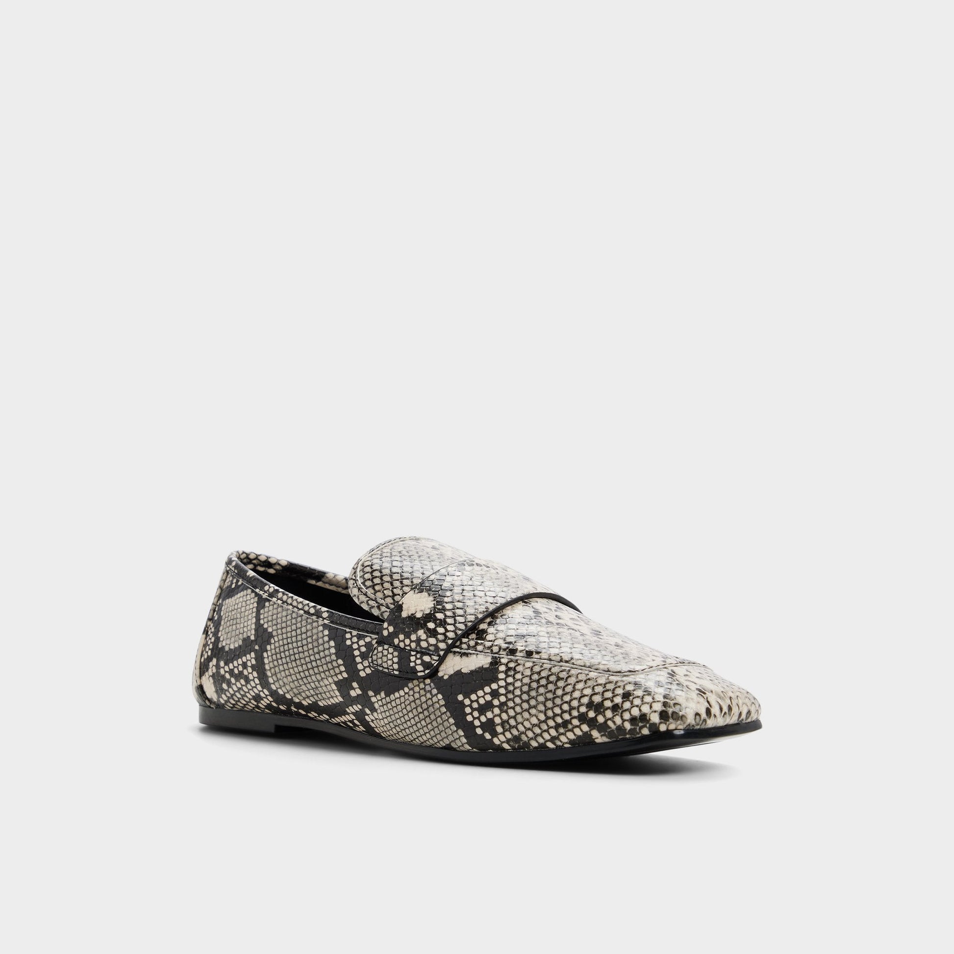Bellamyy Black/White Women's Loafers & Oxfords - Loafer - Black/White