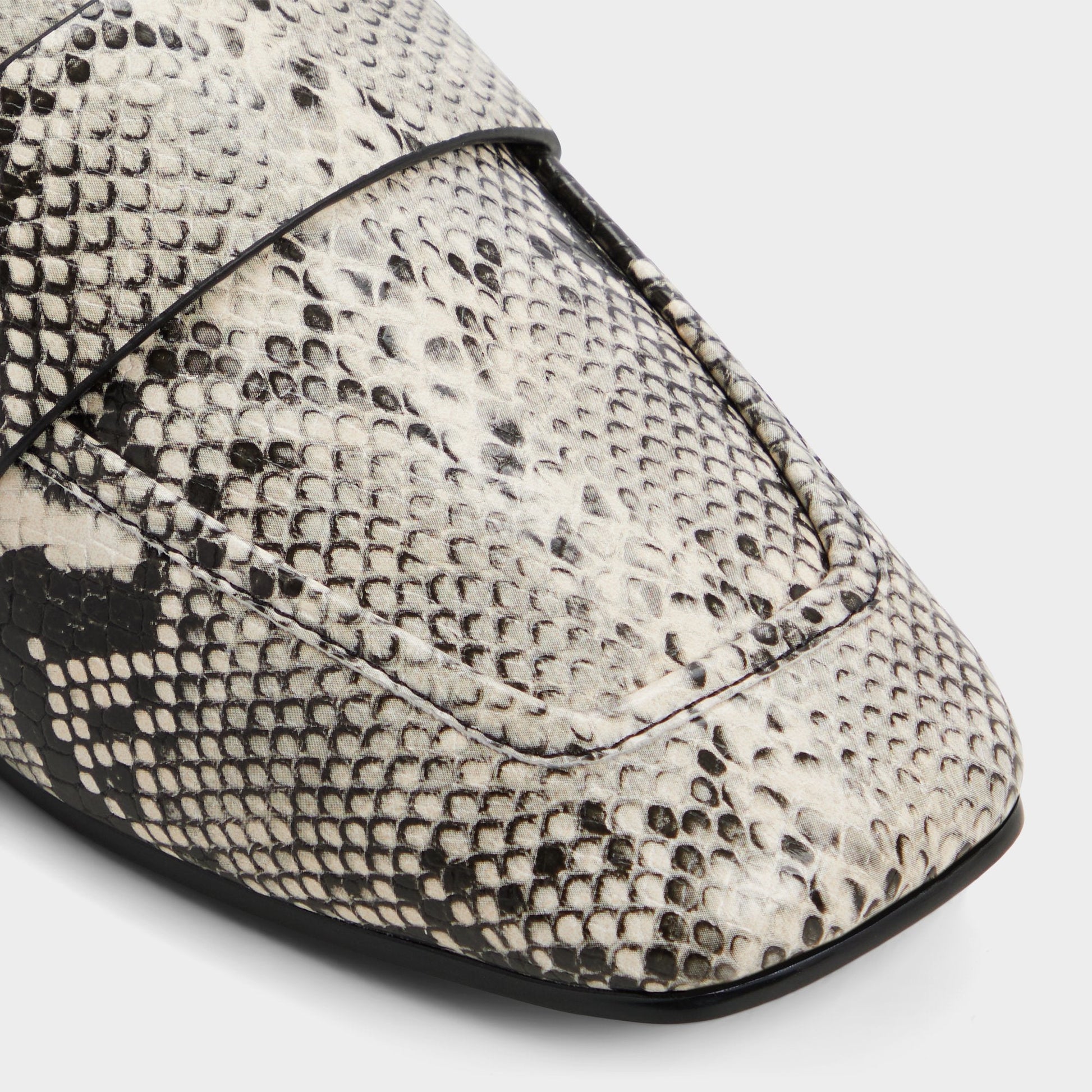 Bellamyy Black/White Women's Loafers & Oxfords - Loafer - Black/White