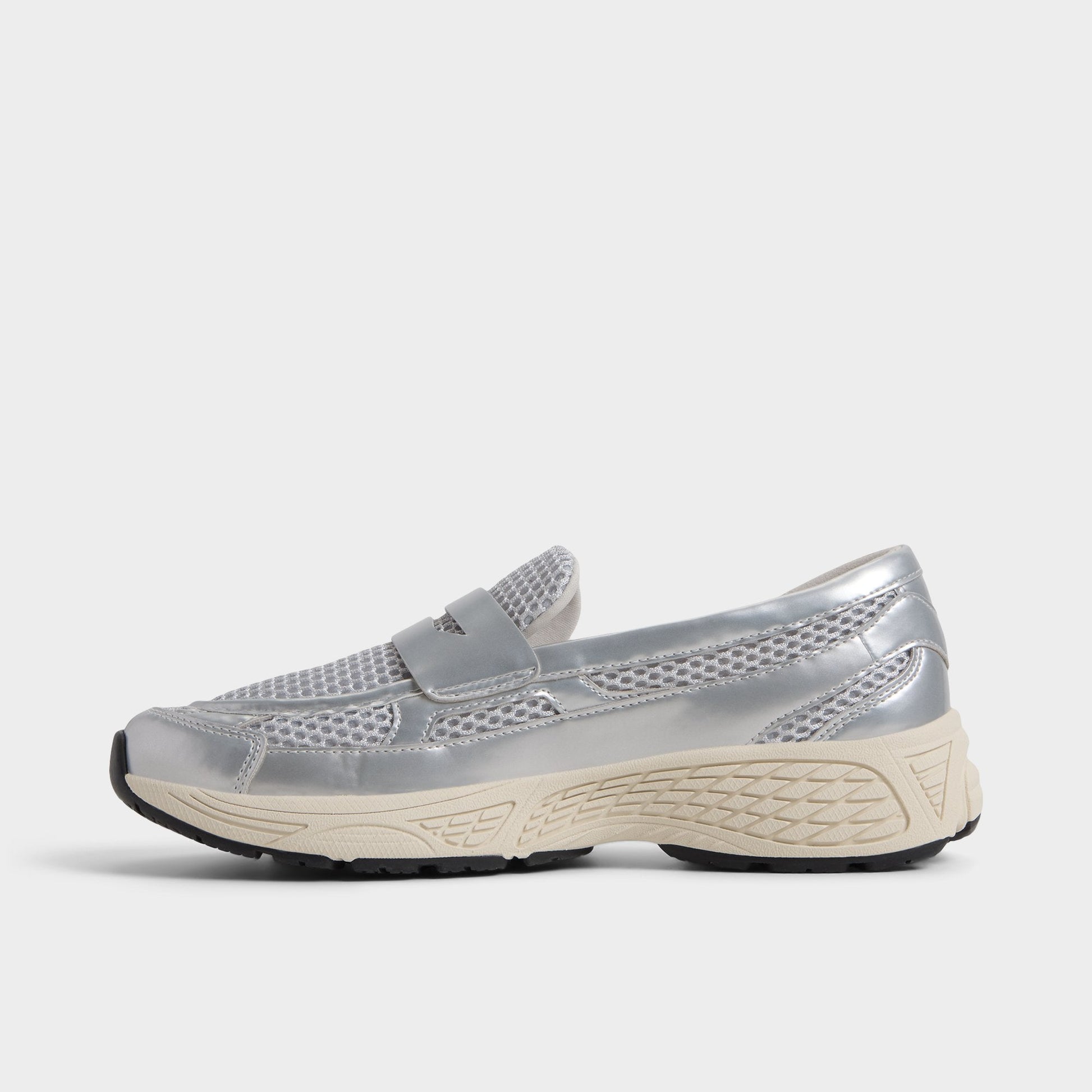 Loffy in Silver - Loafer, Jogger sole - Silver