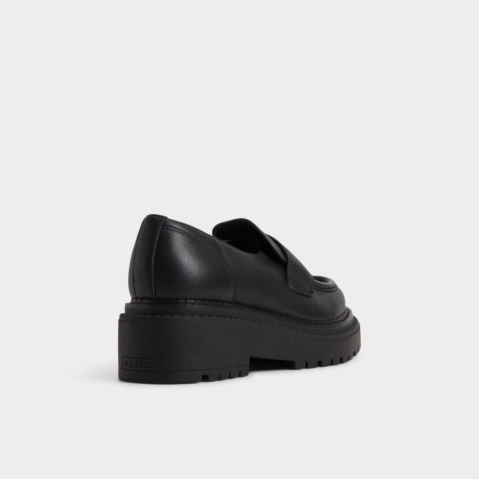 Miravella in Black - Loafer, Lug sole - Black