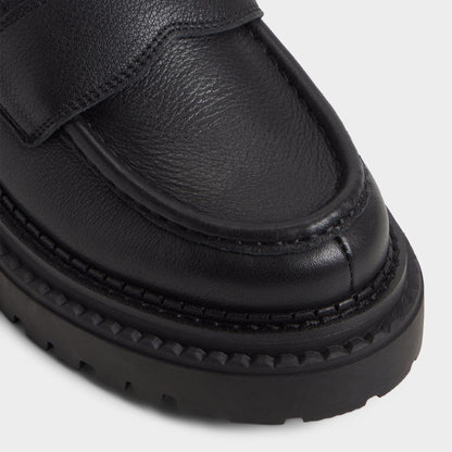 Miravella in Black - Loafer, Lug sole - Black