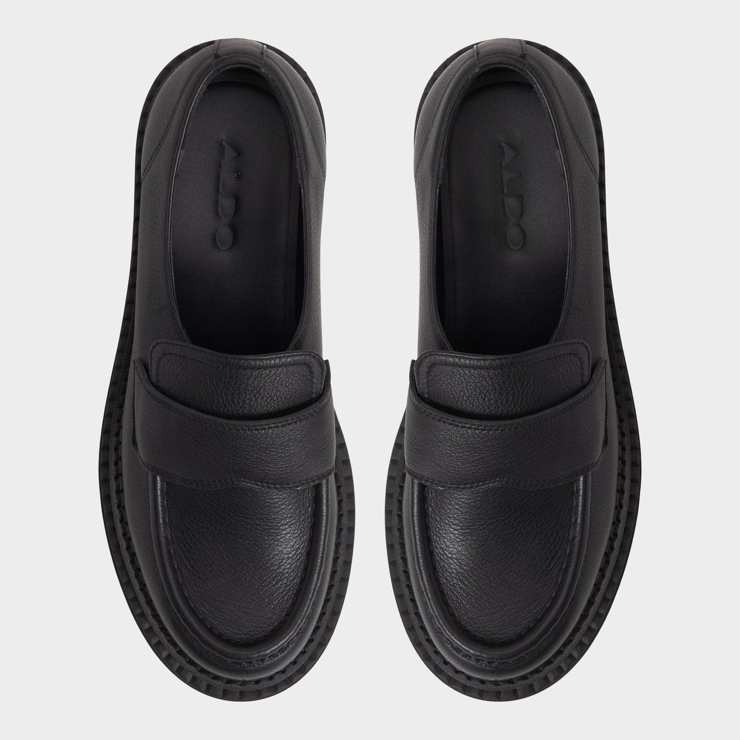 Miravella in Black - Loafer, Lug sole - Black
