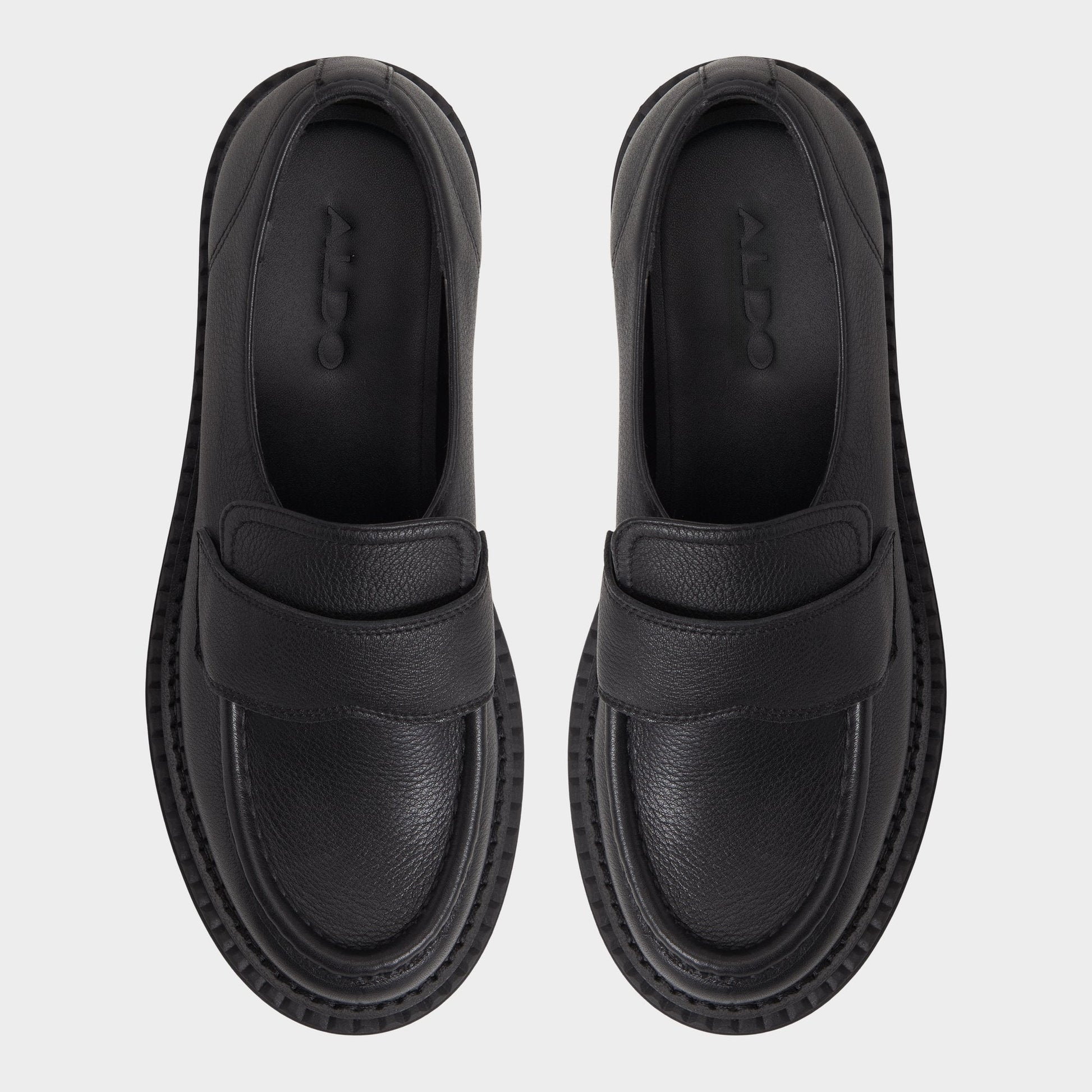 Miravella in Black - Loafer, Lug sole - Black