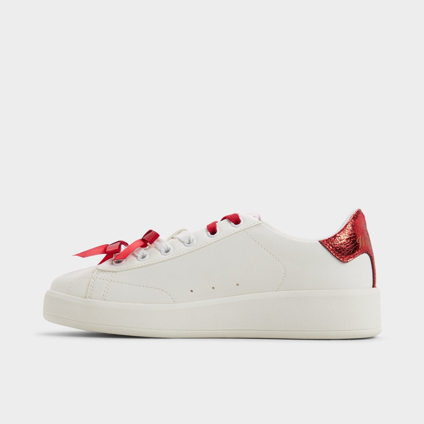 Lovesneaker in White - Sneaker, Jogger sole - White