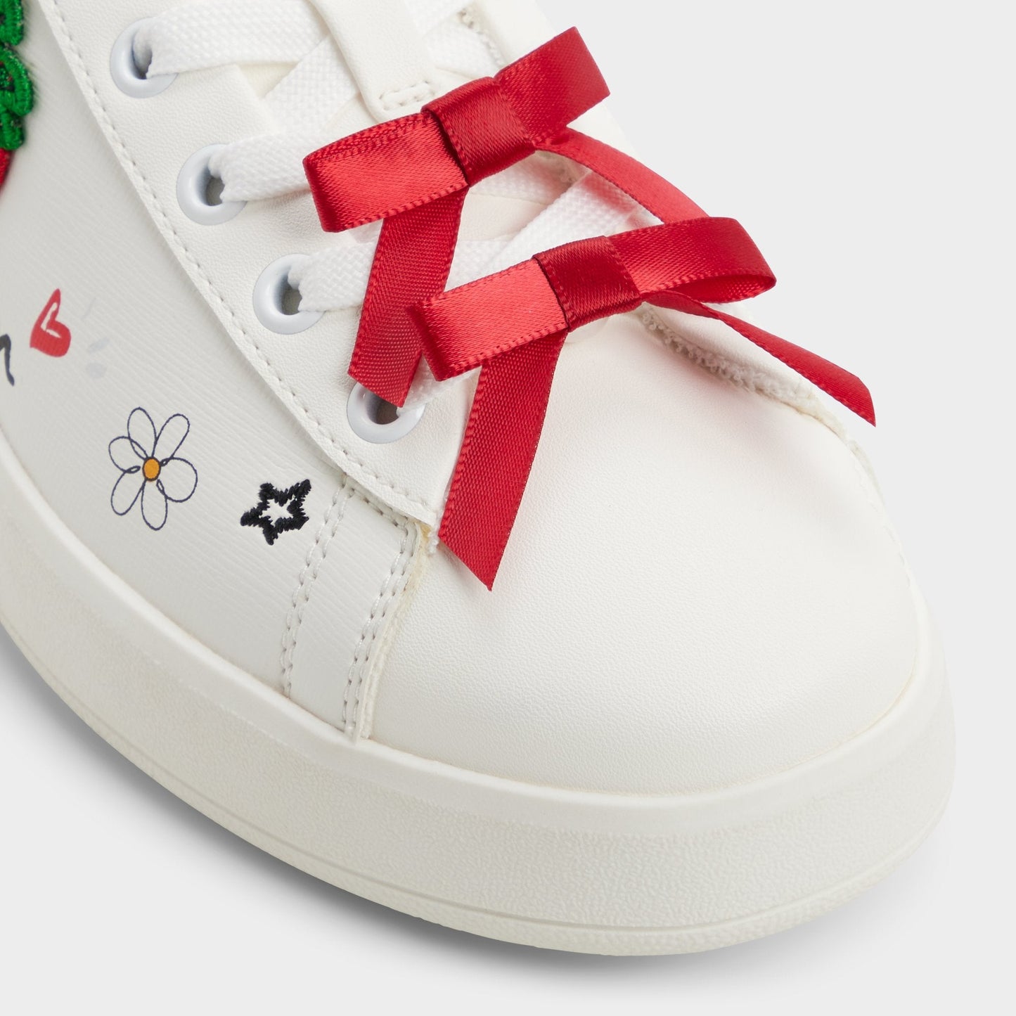 Lovesneaker in White - Sneaker, Jogger sole - White